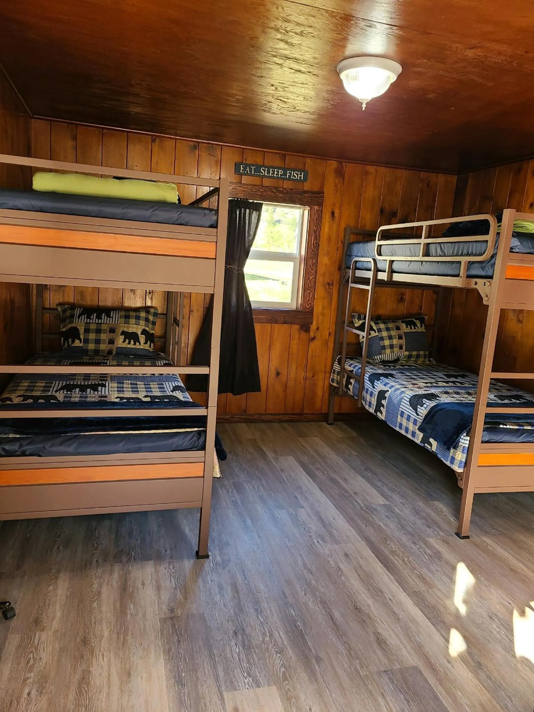 Bed in Eagle Rock Resort