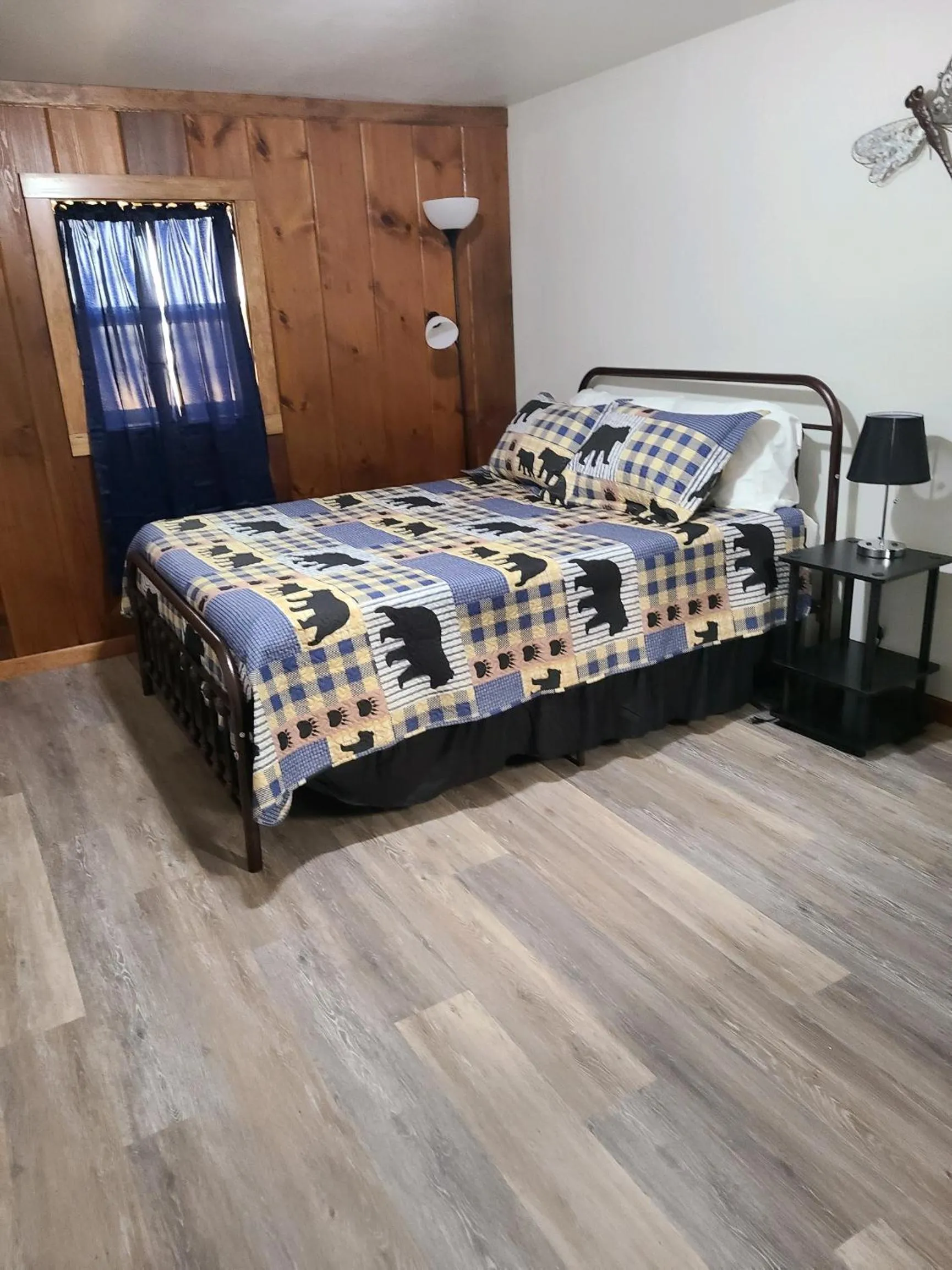 Bed in Eagle Rock Resort