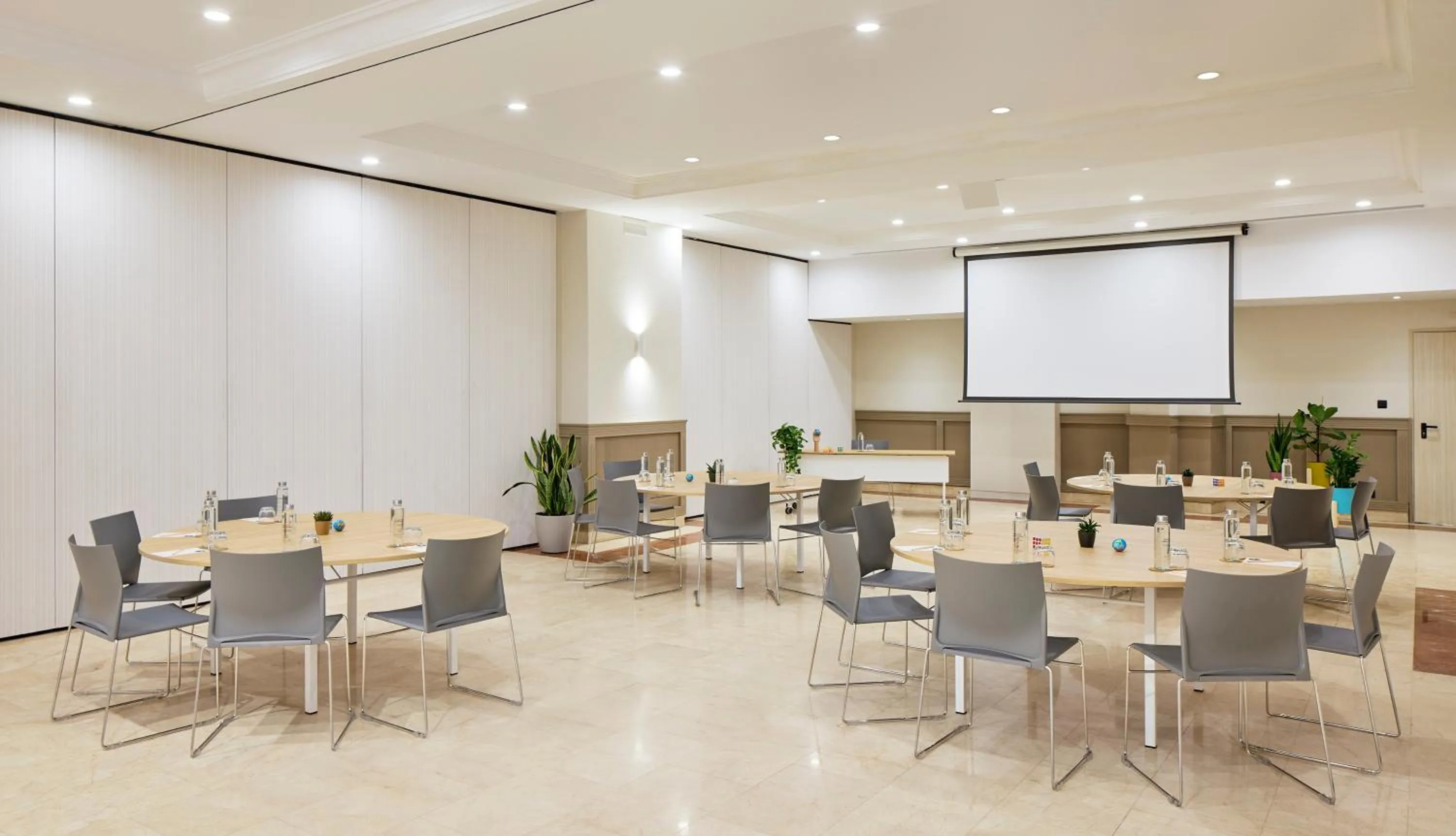 Meeting/conference room in INNSiDE by Meliá Barcelona Apolo