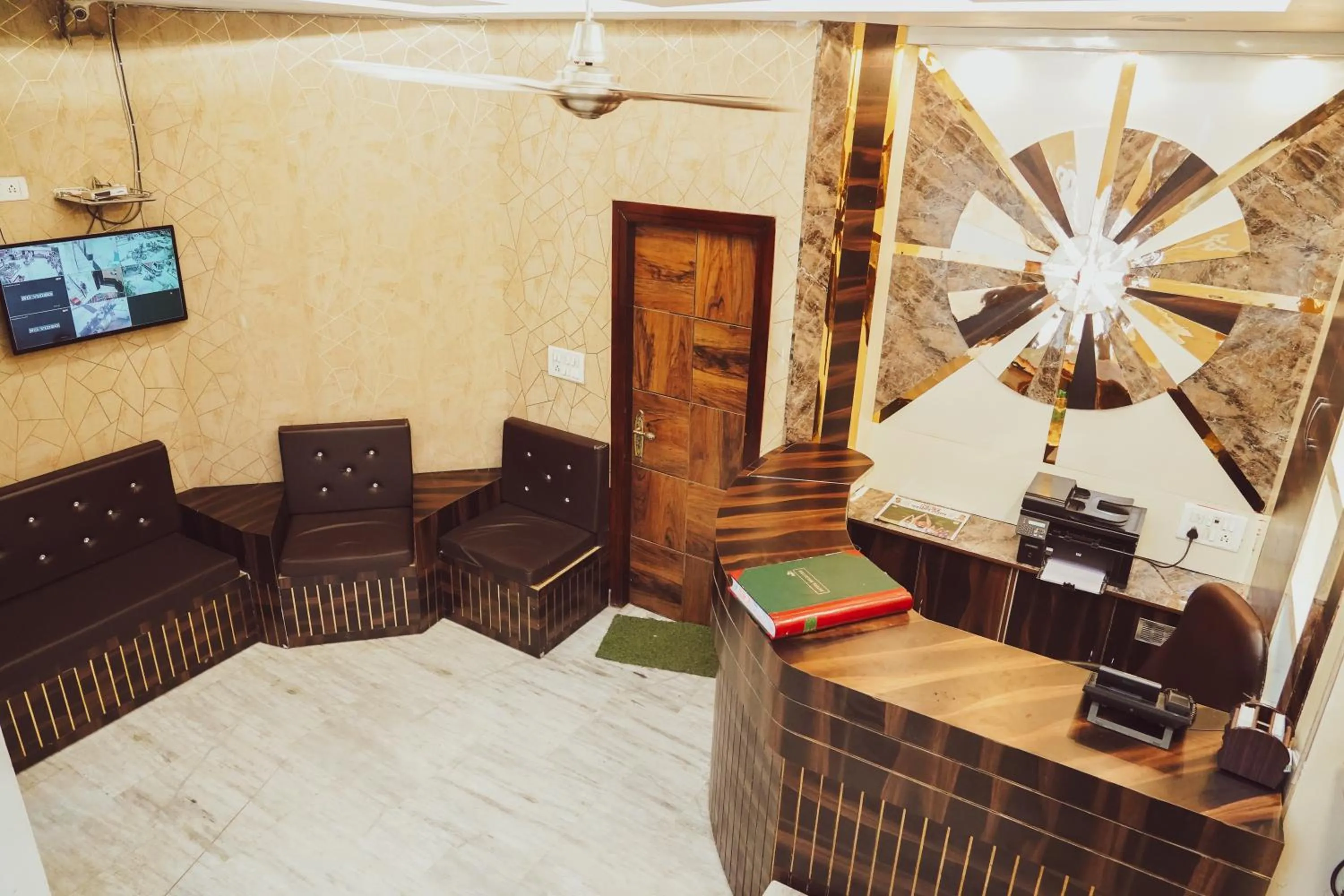 Lobby or reception in Hotel Batra Home Nizamuddin