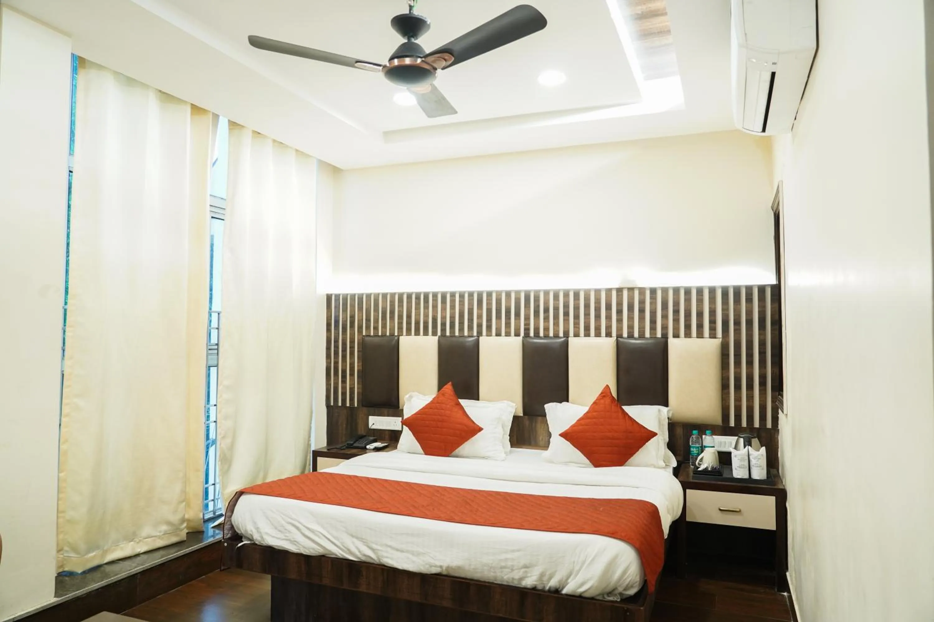 Bed in Hotel Batra Home Nizamuddin