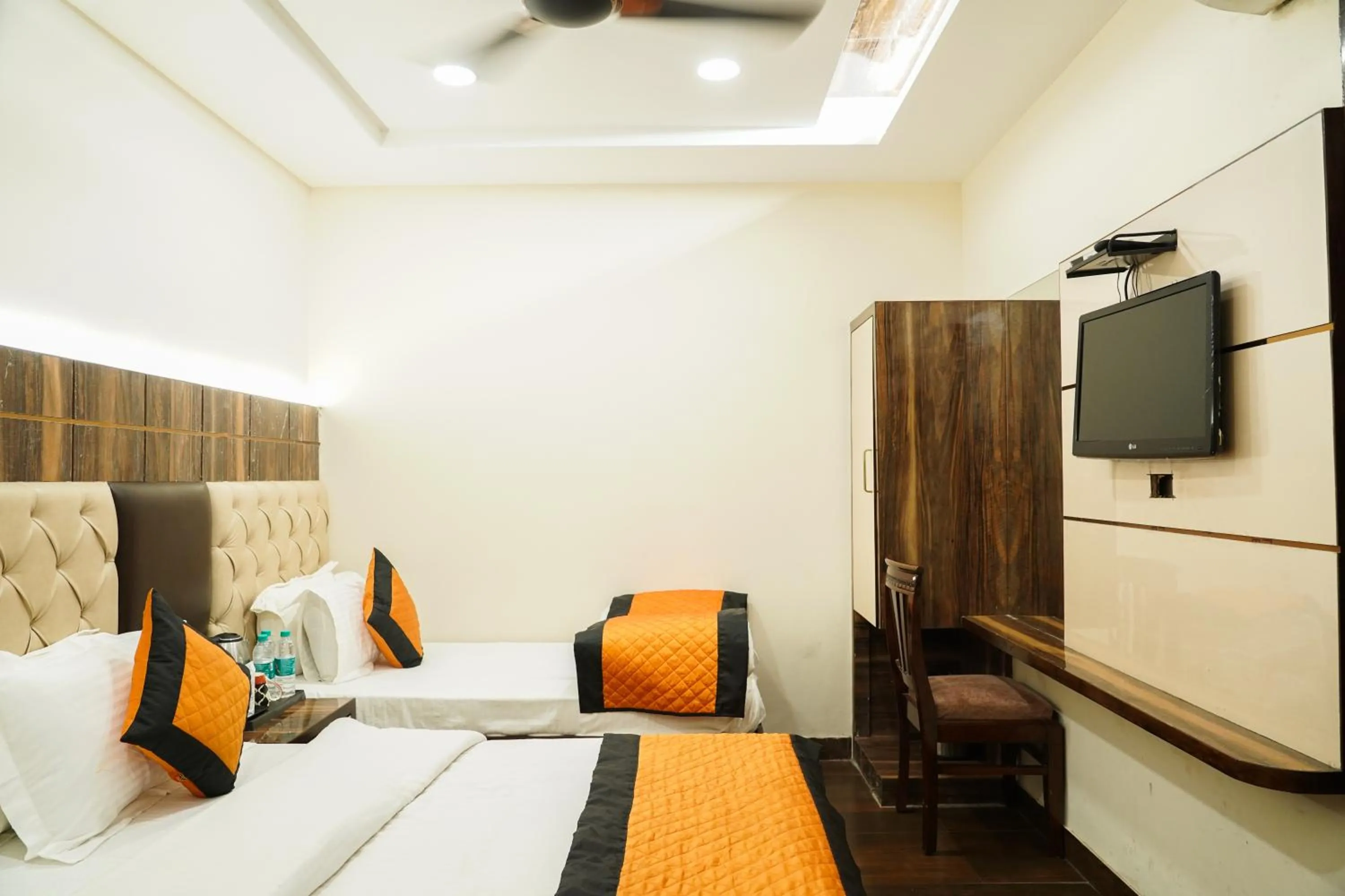 Bed in Hotel Batra Home Nizamuddin