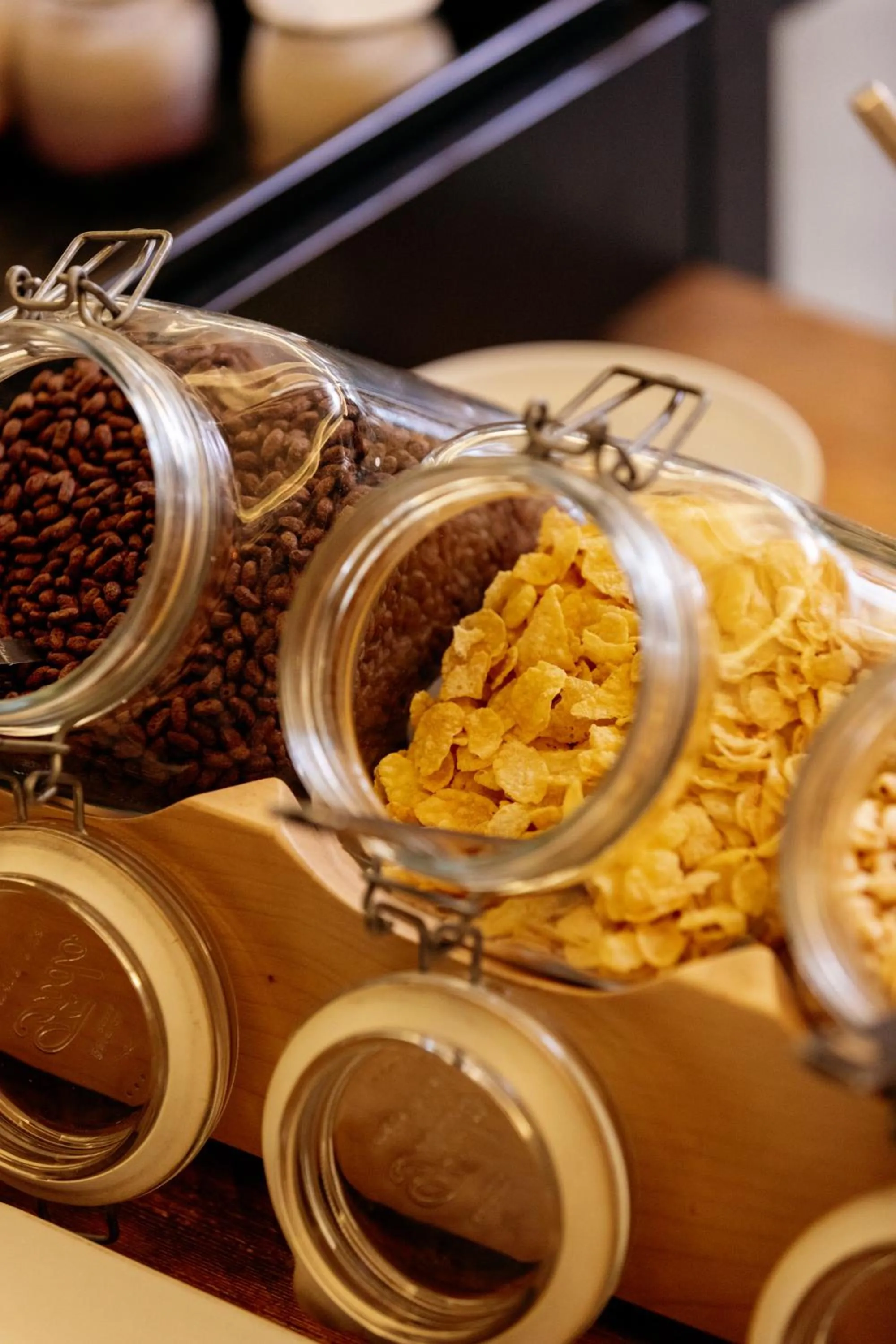 Buffet breakfast in Hotel Almirante