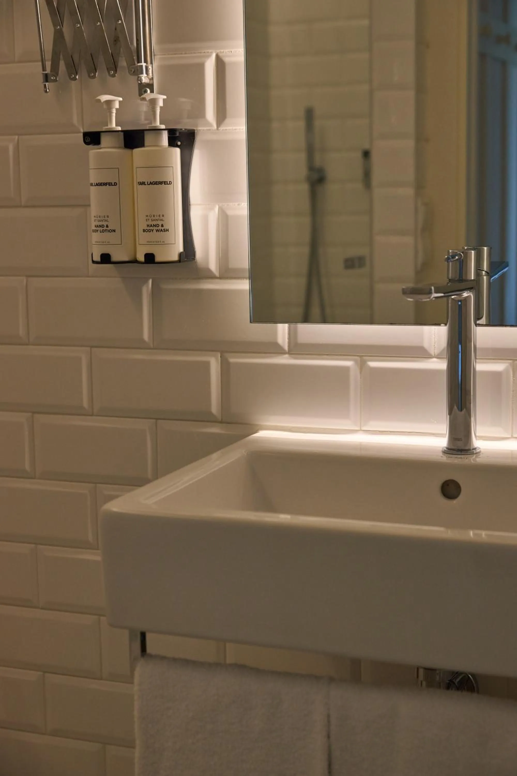 Bathroom in Hotel Almirante