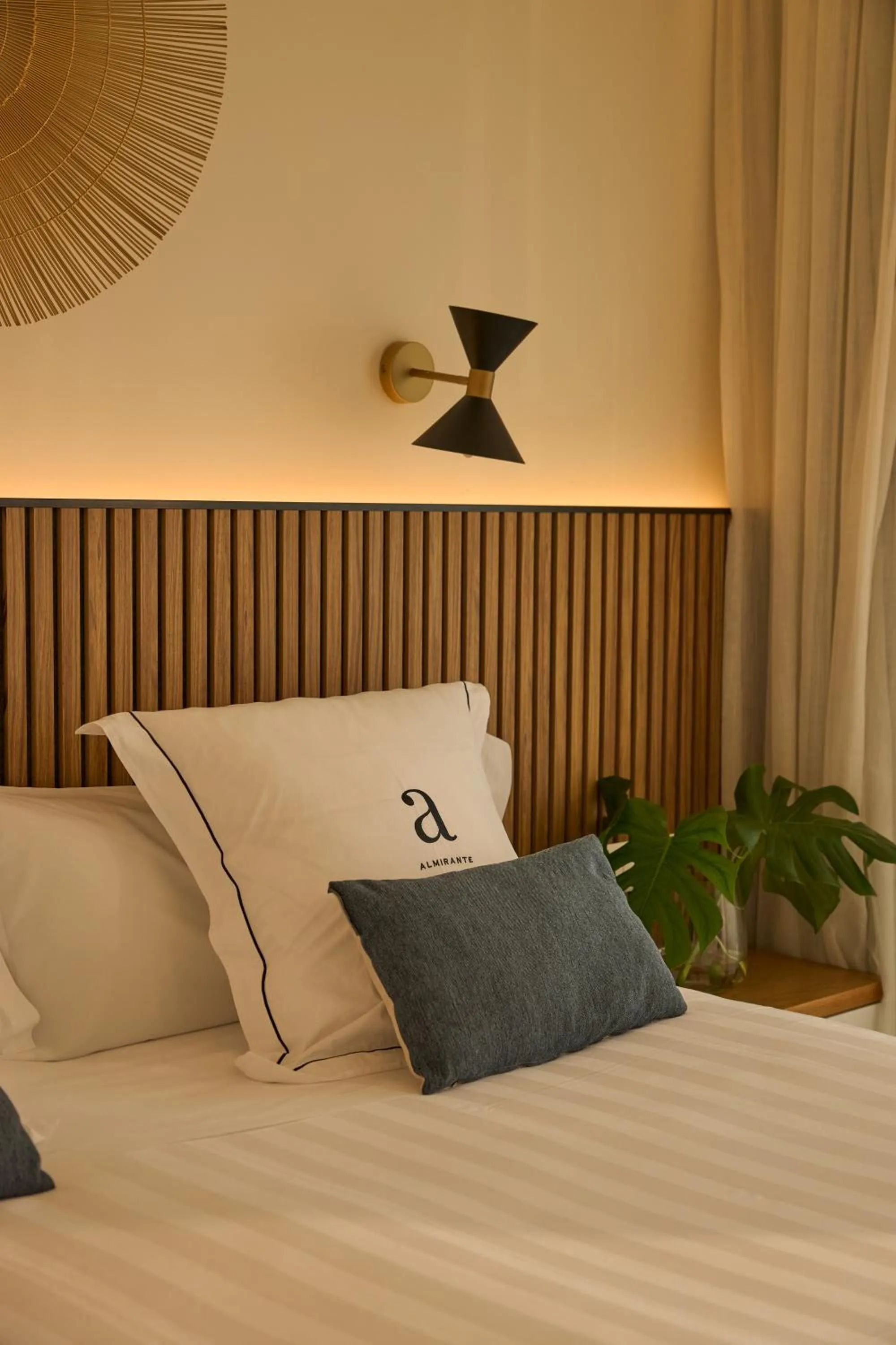 Bed in Hotel Almirante