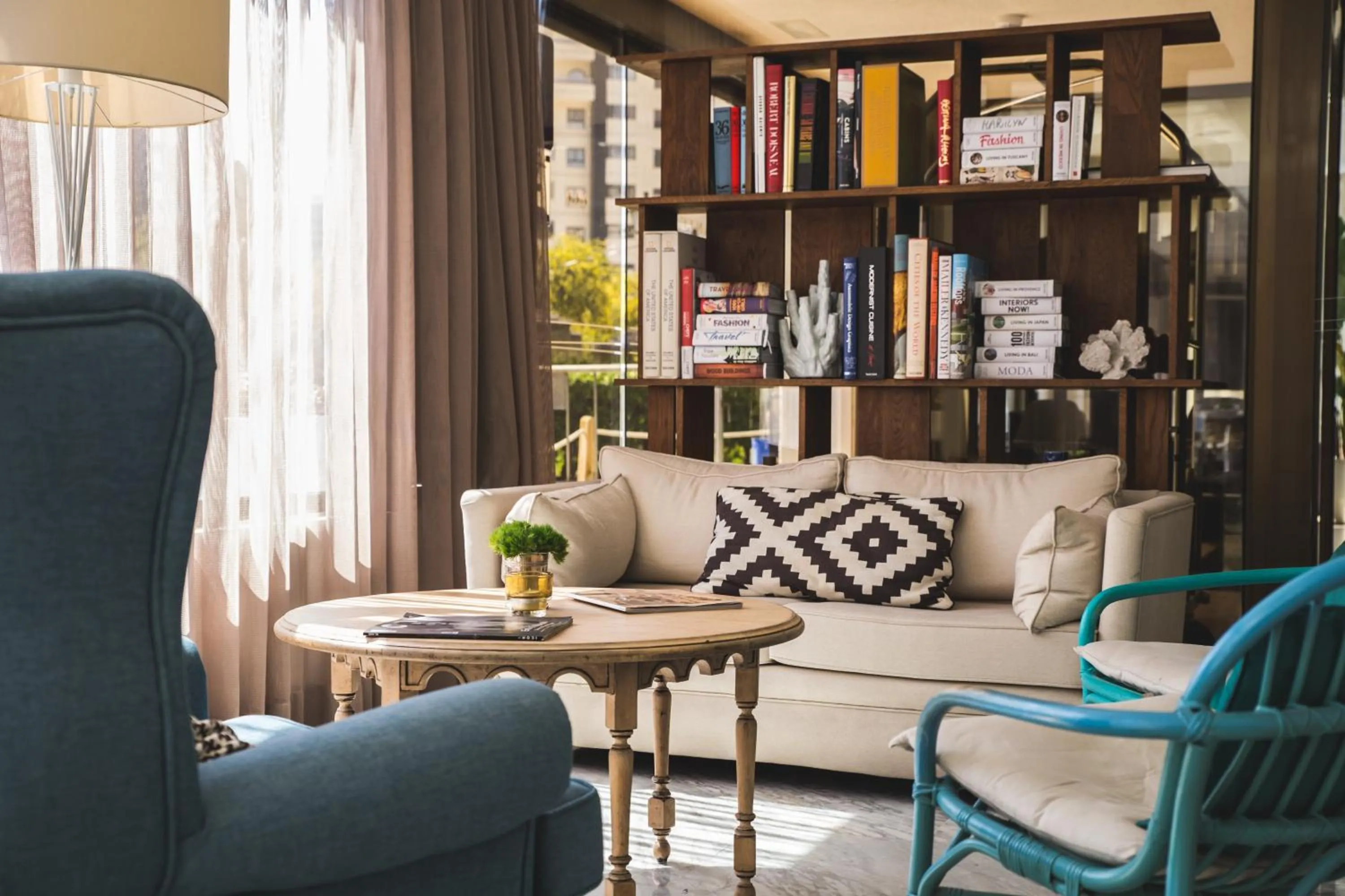 Restaurant/places to eat in Hotel Almirante