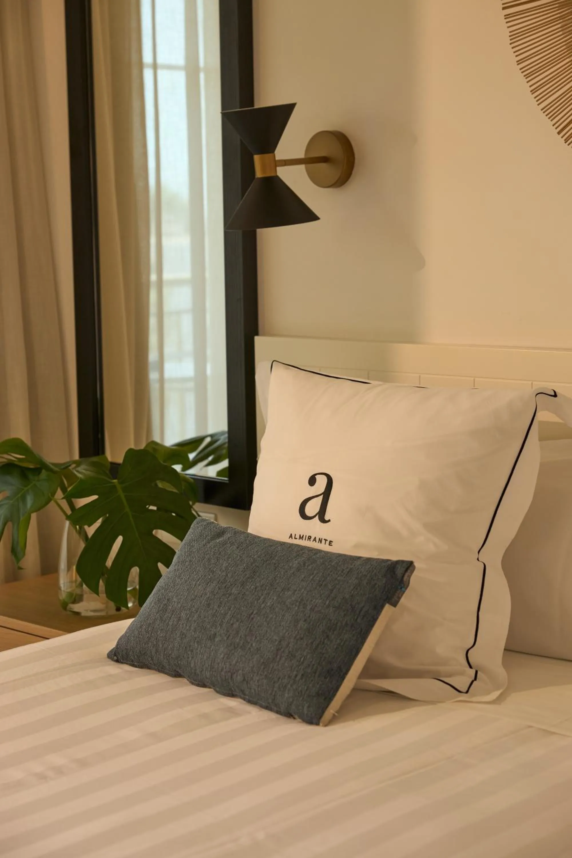 Bed in Hotel Almirante