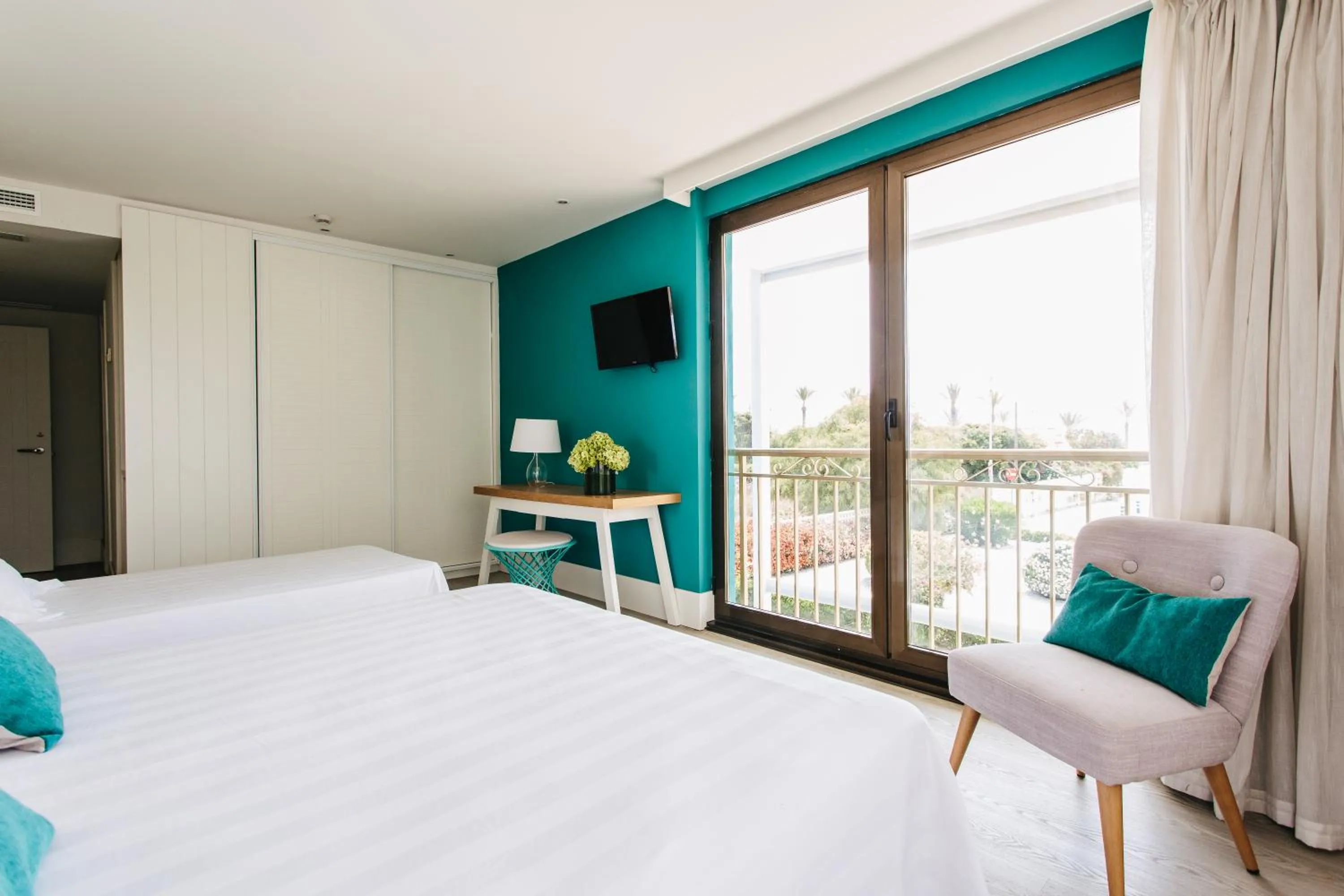 Bed in Hotel Almirante