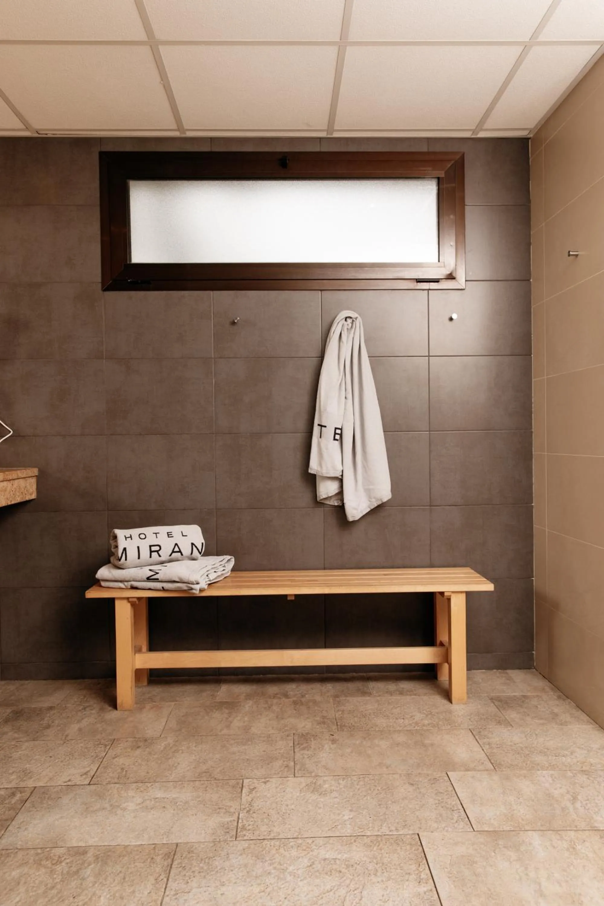 Area and facilities in Hotel Almirante