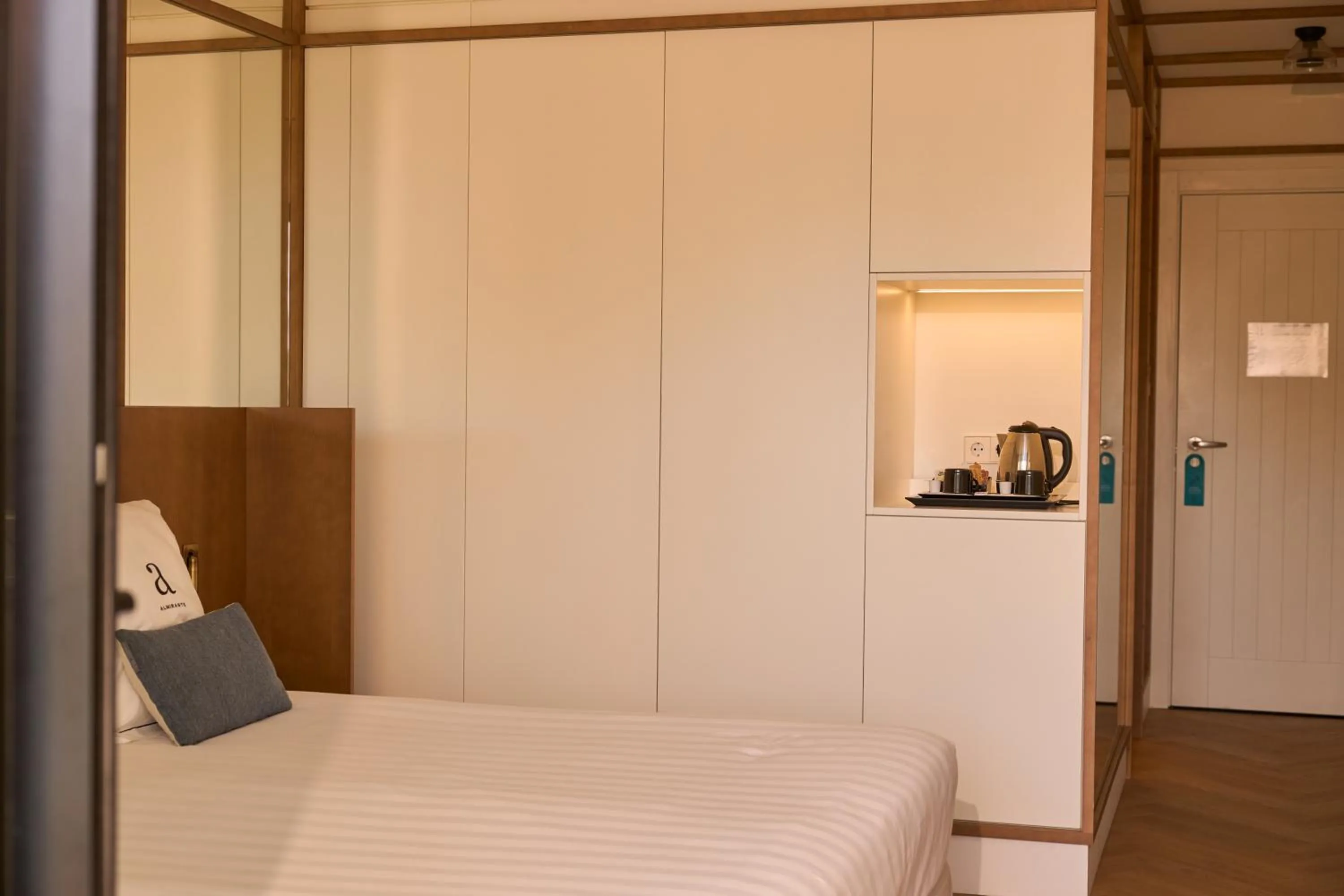 Bed in Hotel Almirante