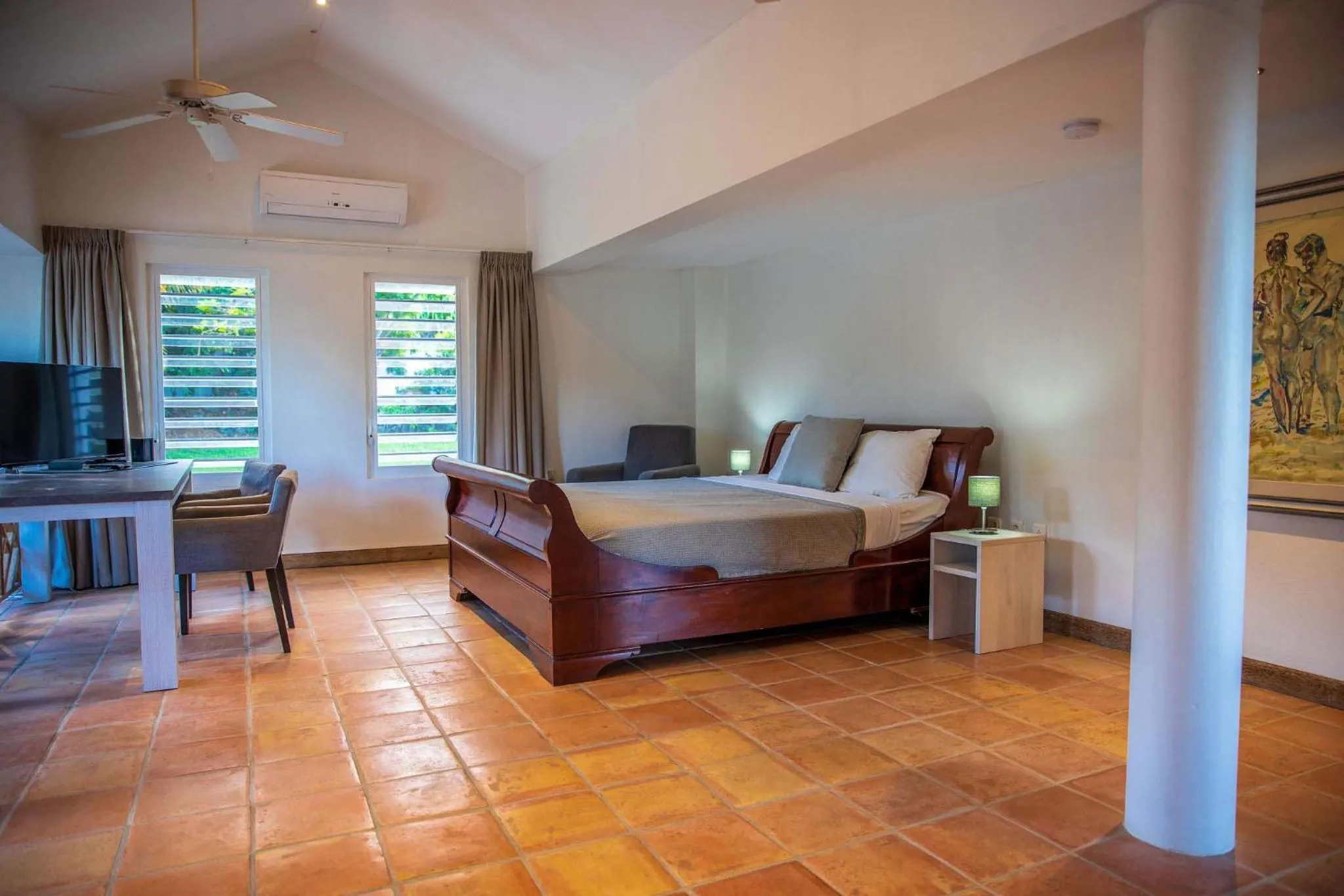 Bed in Quill Gardens Boutique Hotel