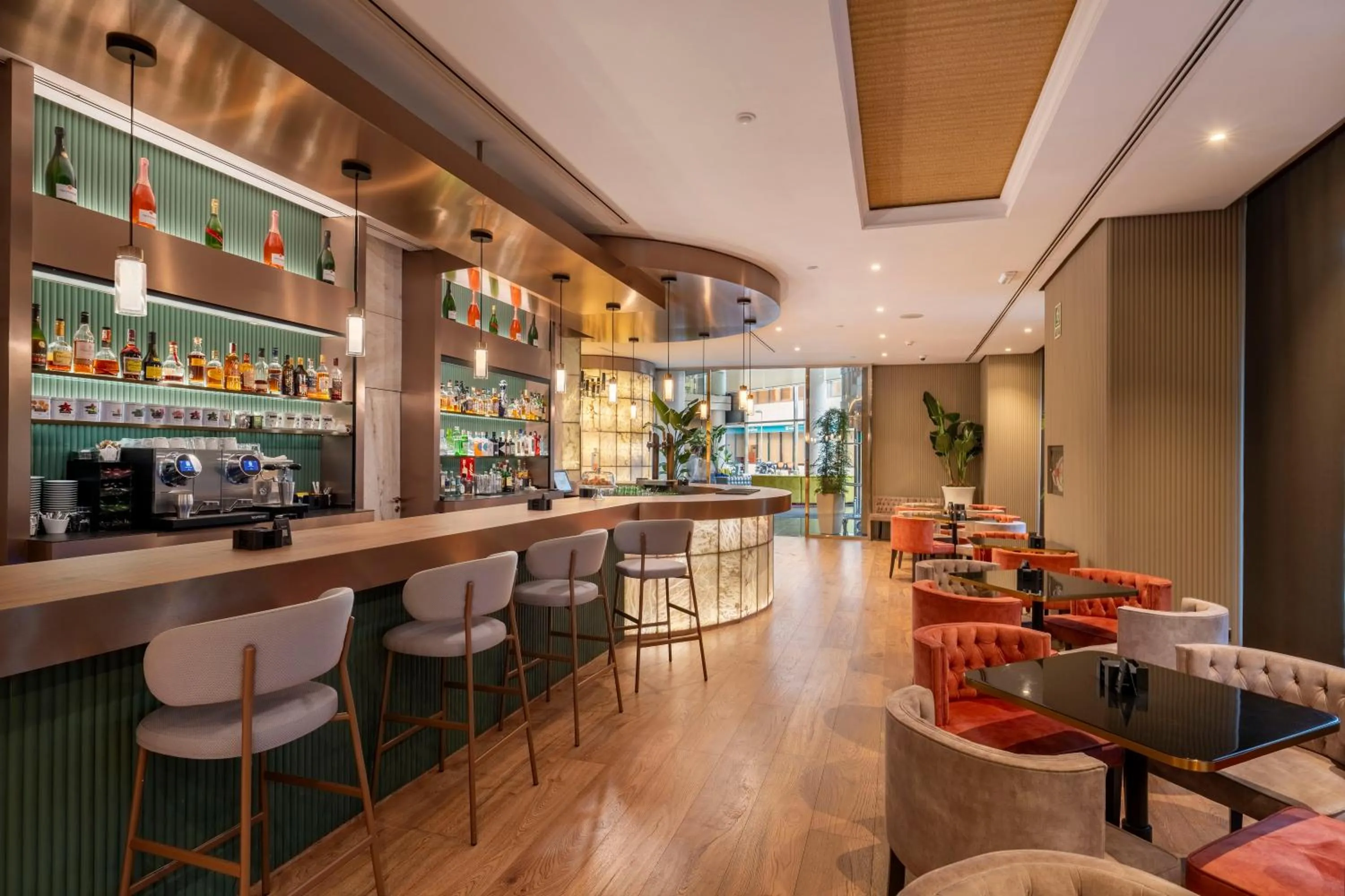 Restaurant/places to eat in SH Valencia Palace