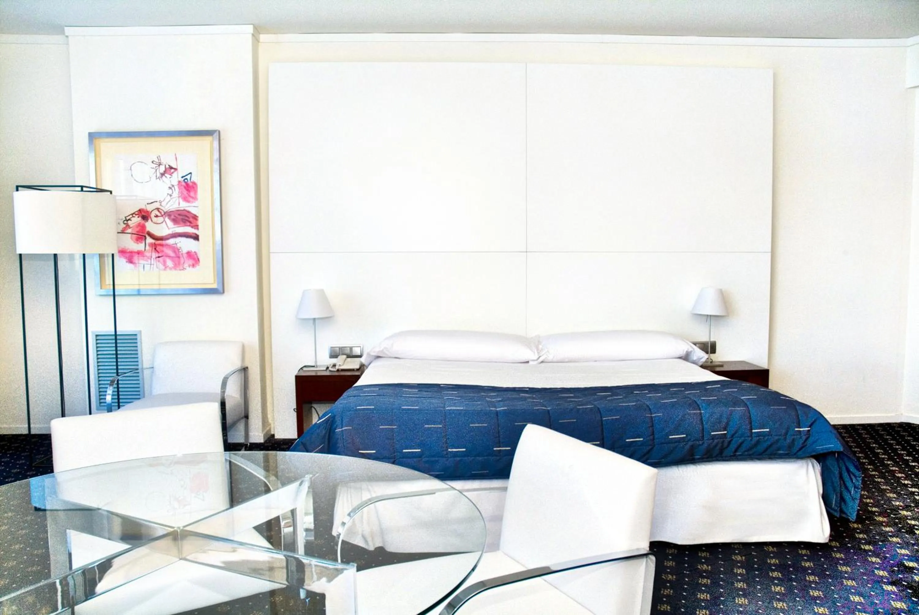 Bed in SH Valencia Palace