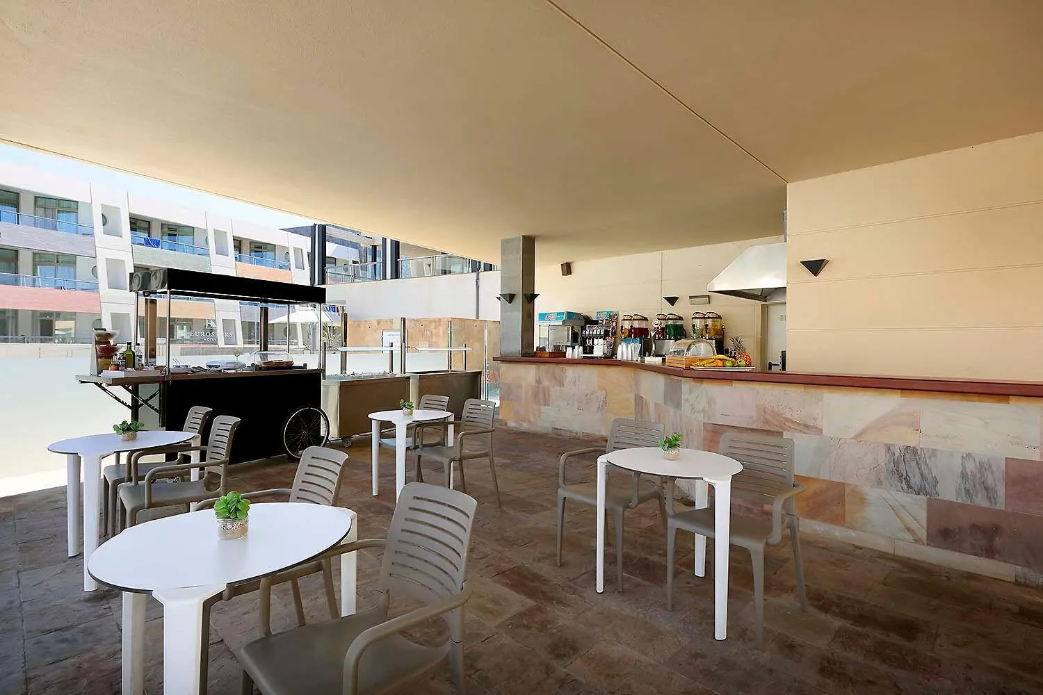Lounge or bar in Eurostars Las Salinas