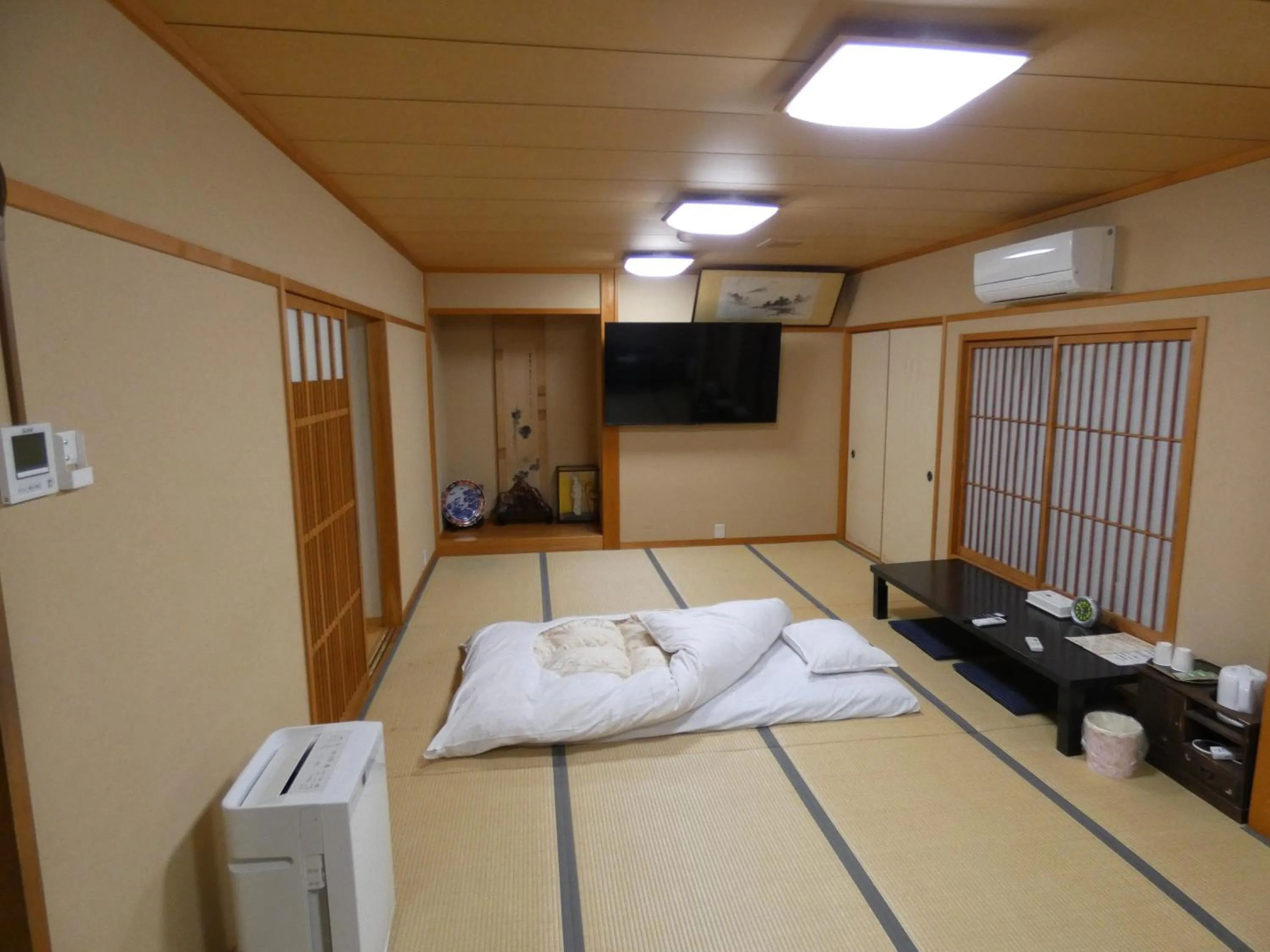Photo of the whole room, Bed in Hotel Tsuchiya
