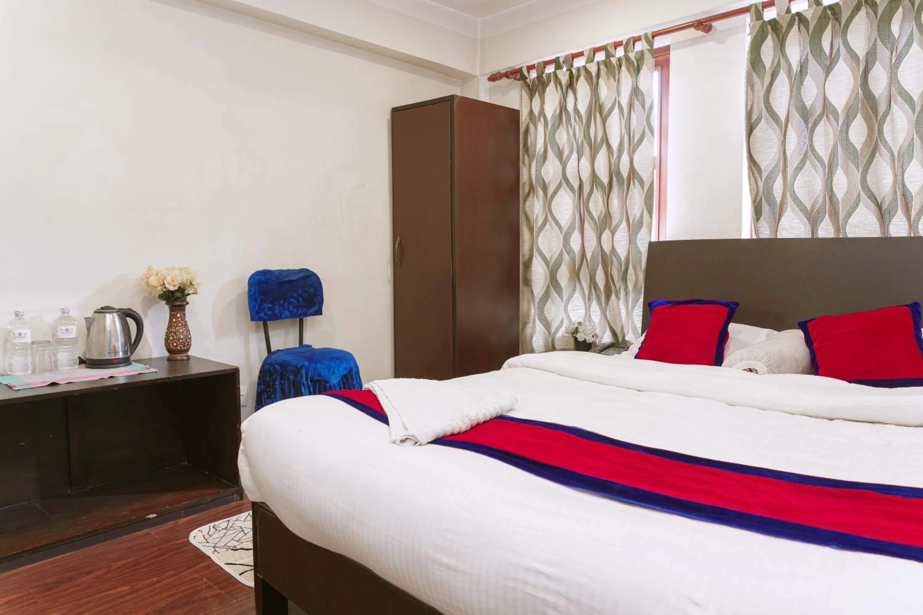 Bedroom, Bed in Sweet Inn