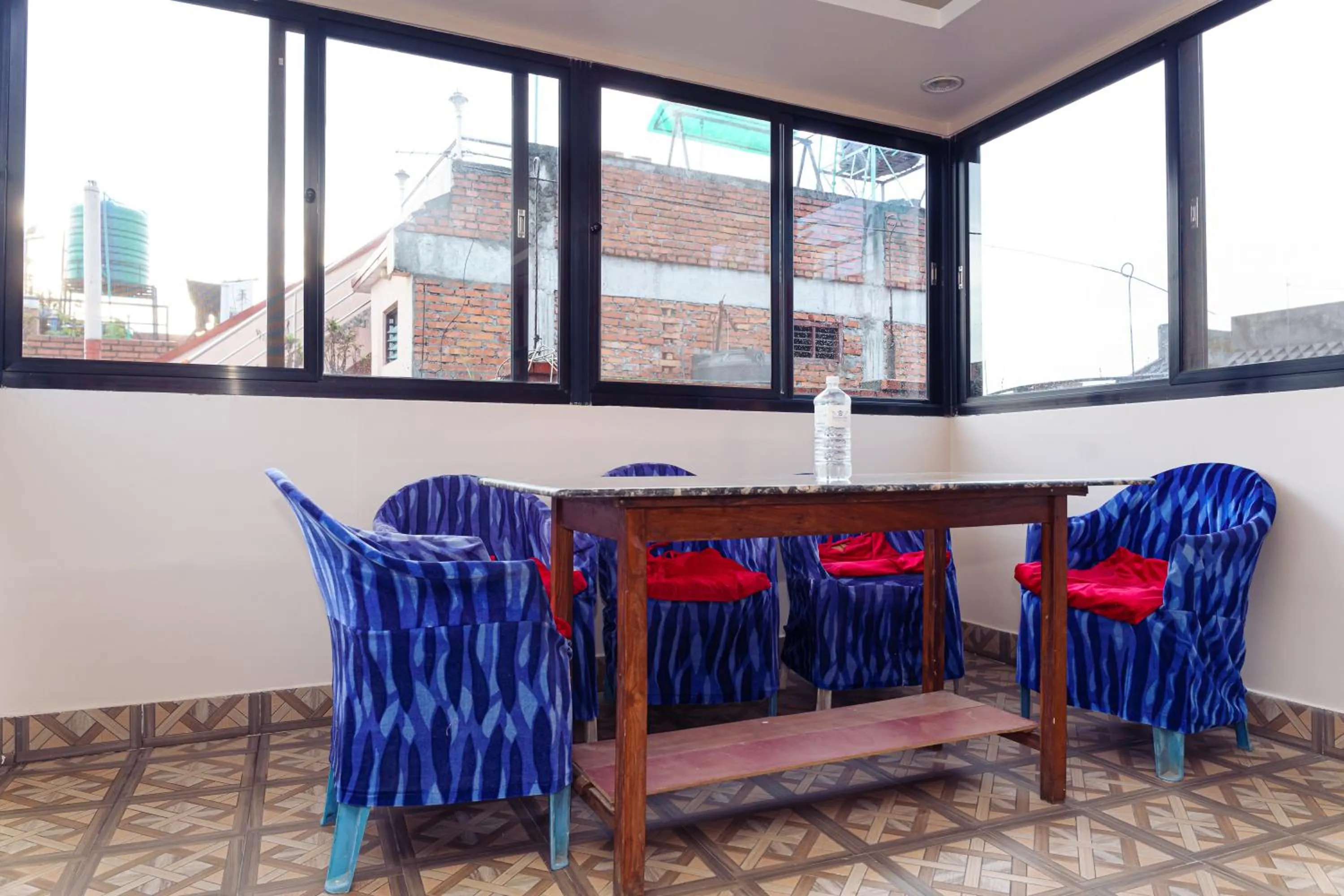 Dining area in Sweet Inn