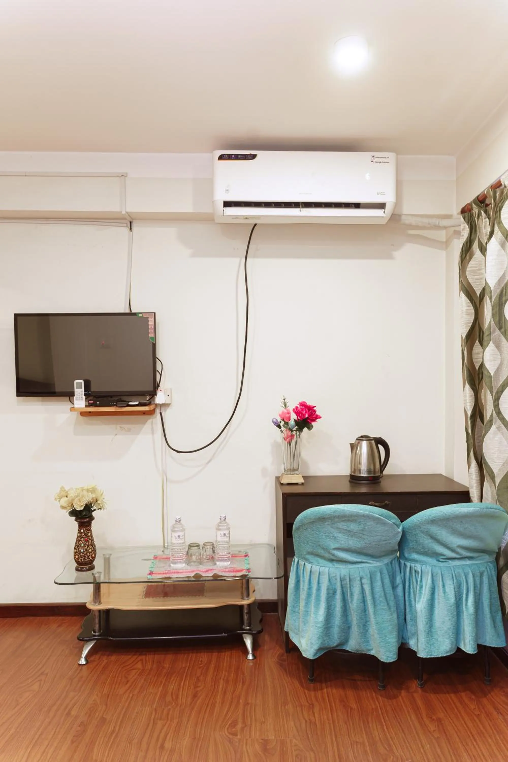 air conditioner, Bed in Sweet Inn