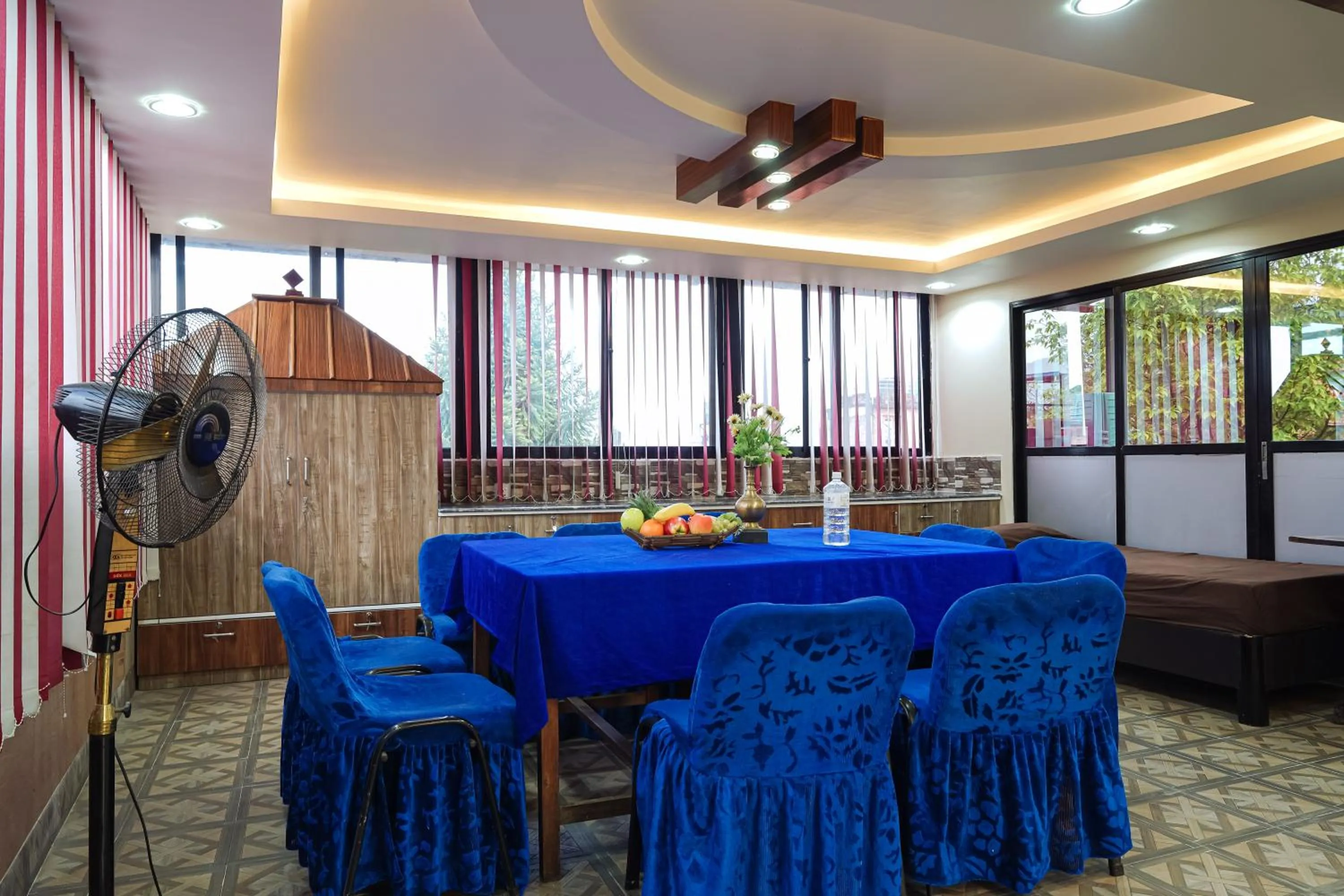 Dining area in Sweet Inn