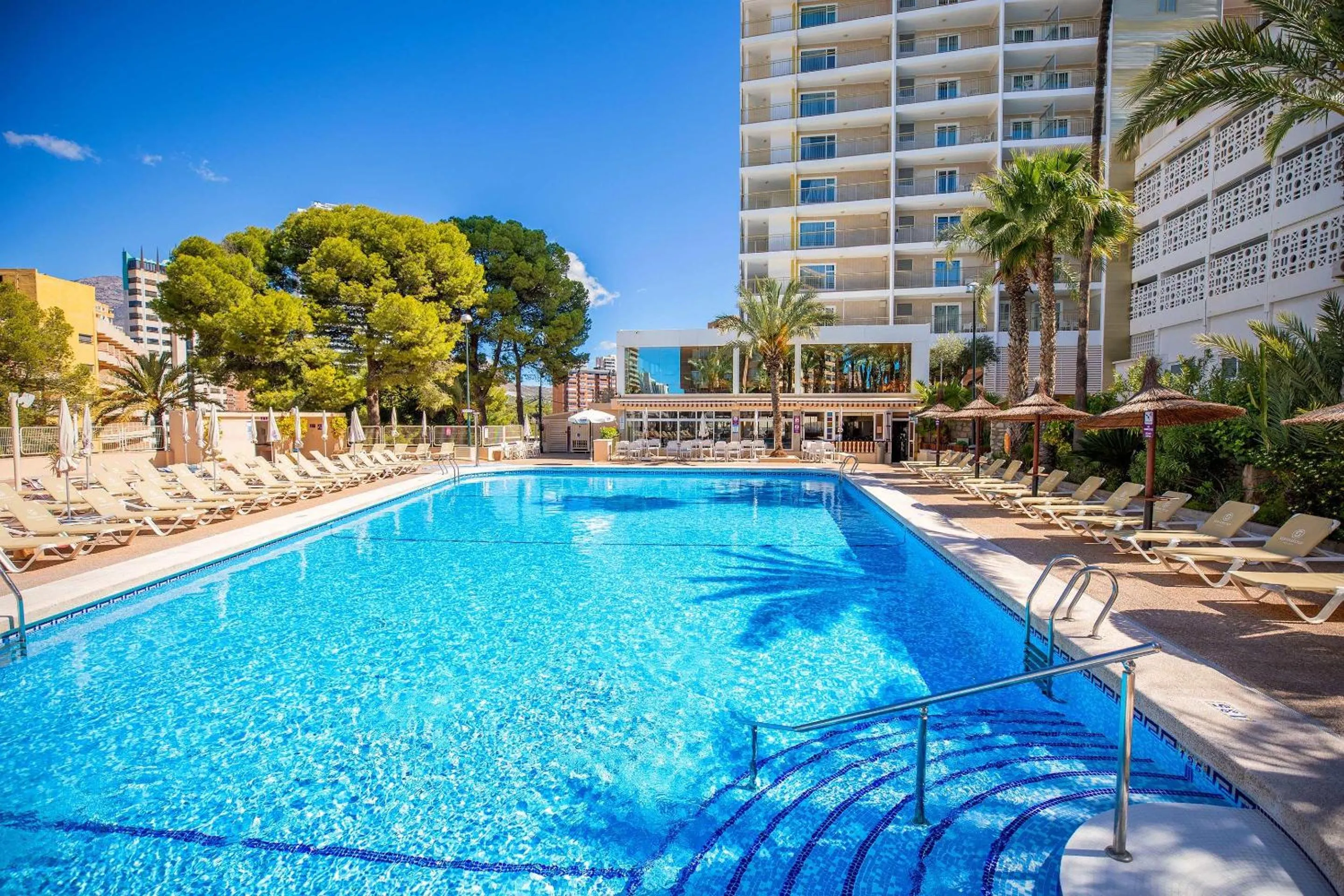 Swimming pool in Hotel Servigroup Torre Dorada