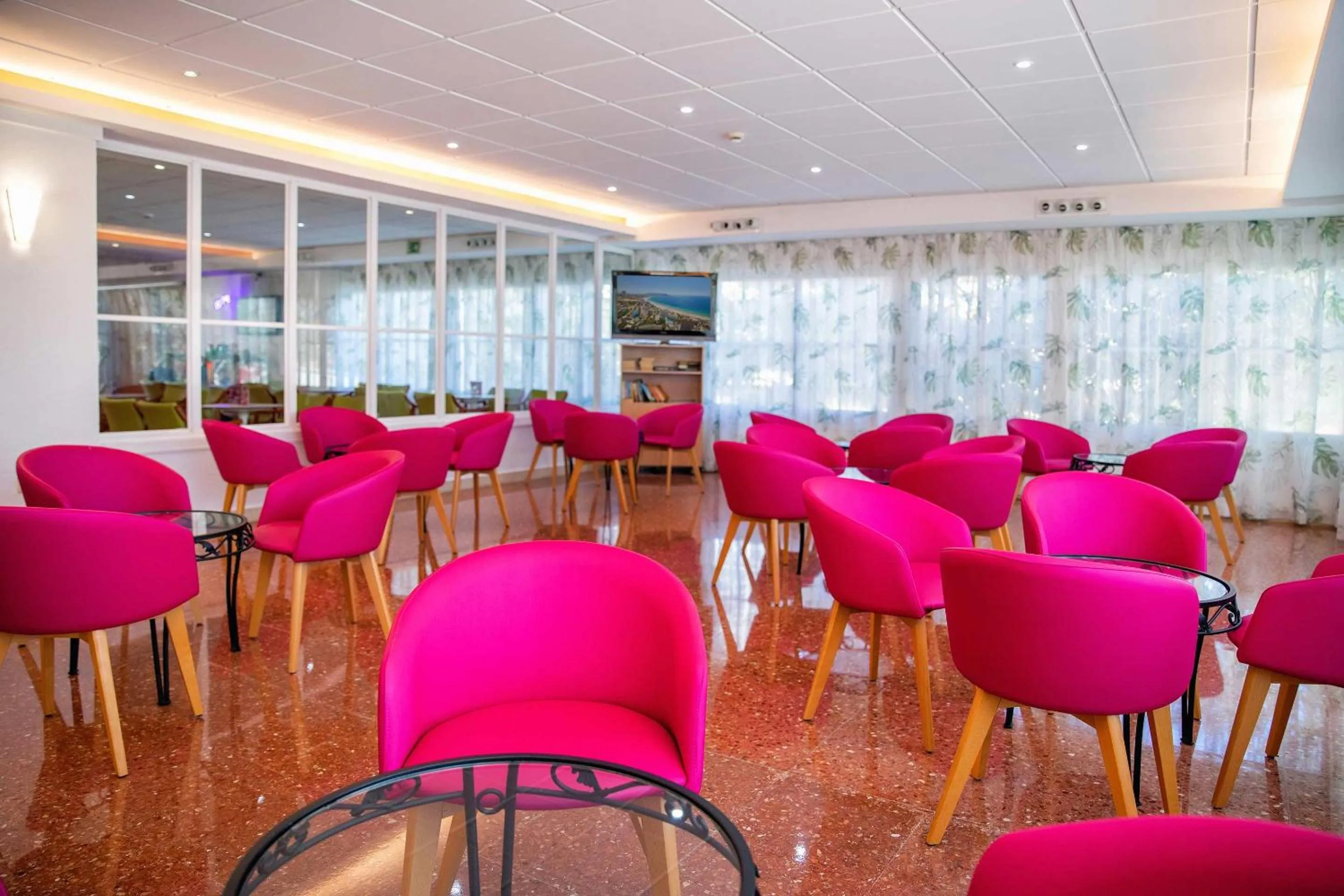 Lounge or bar in Hotel Servigroup Torre Dorada