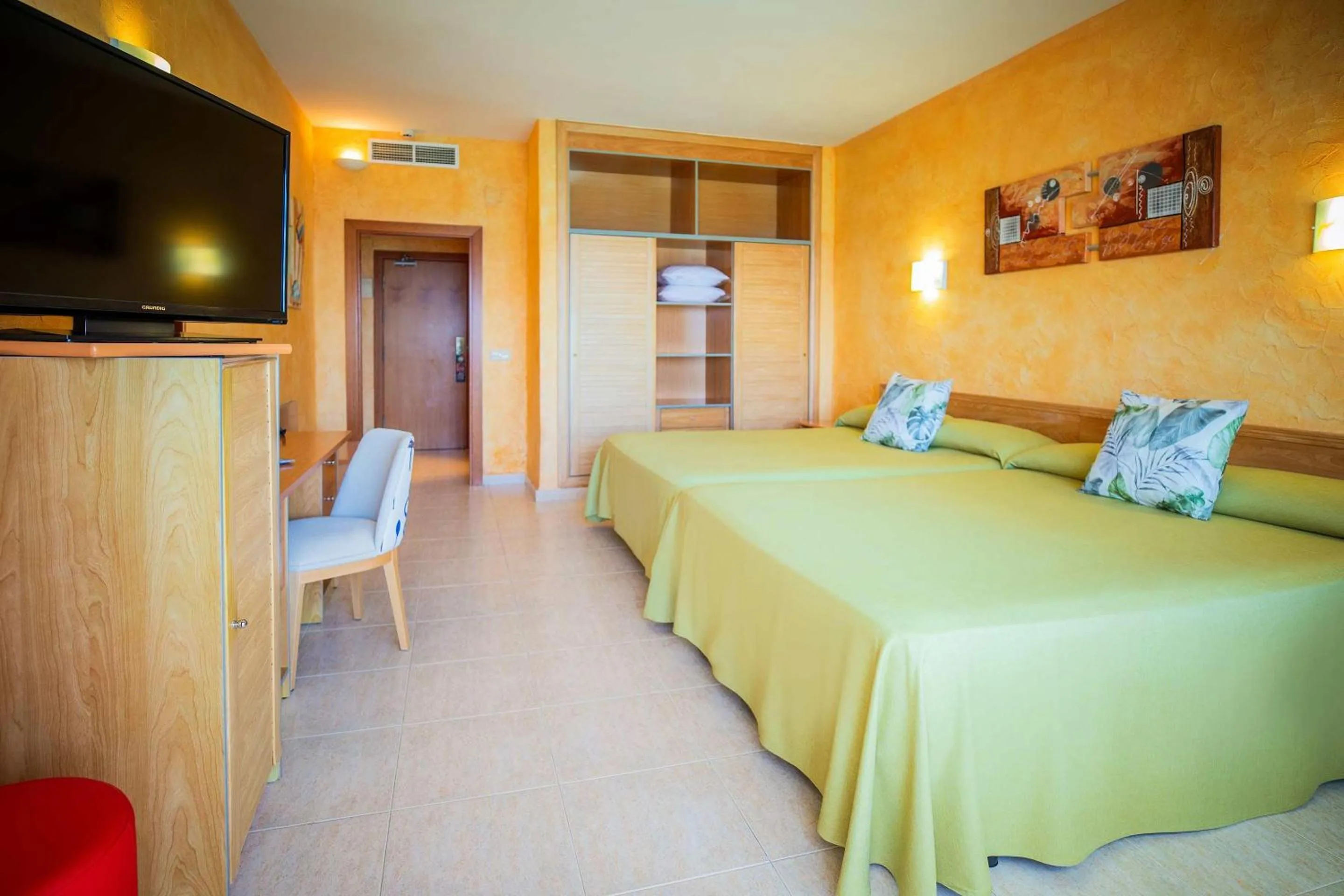 Photo of the whole room, Bed in Hotel Servigroup La Zenia 4 Sup
