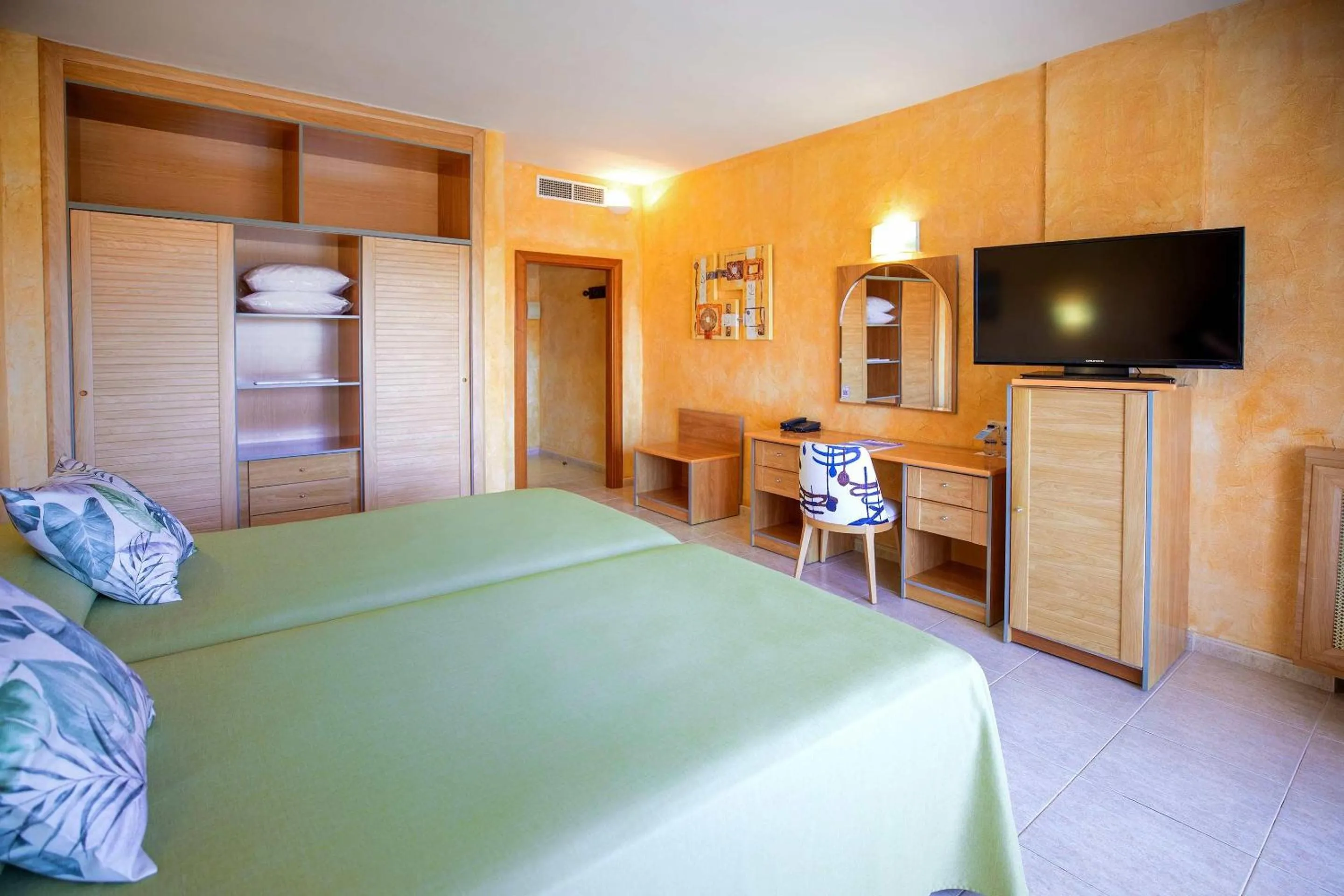 Photo of the whole room, Bed in Hotel Servigroup La Zenia 4 Sup