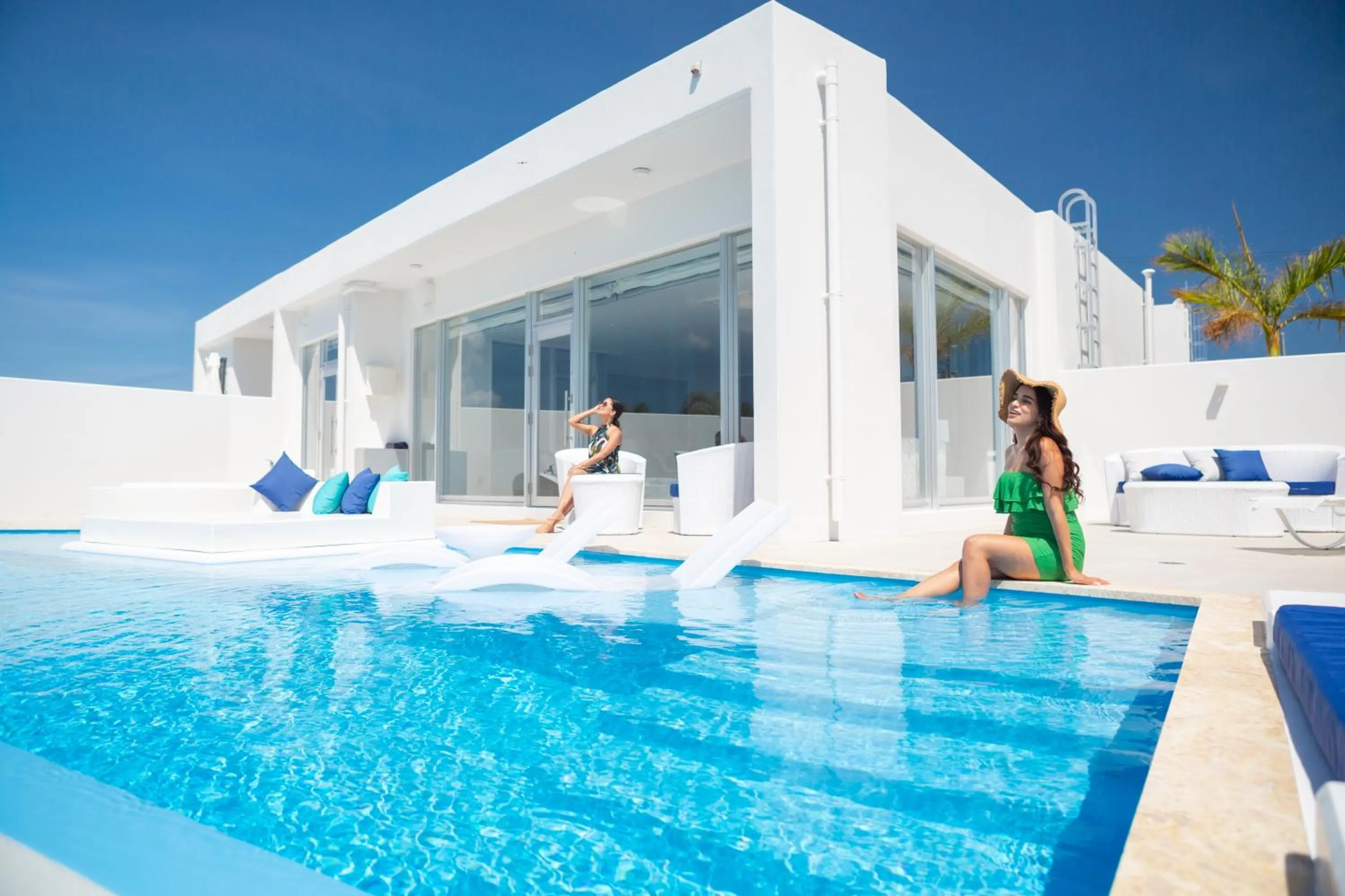 Swimming pool in Ronsard Resort IRABU