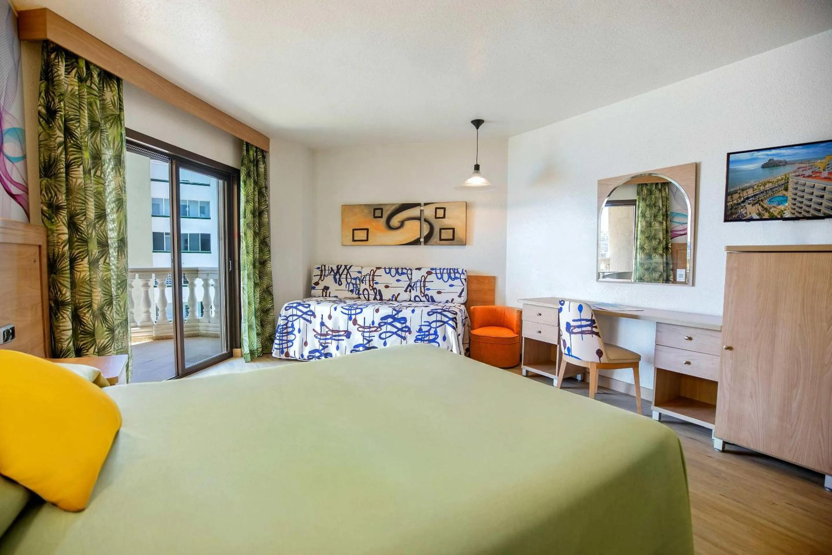 Photo of the whole room in Hotel Servigroup Papa Luna 4 Sup