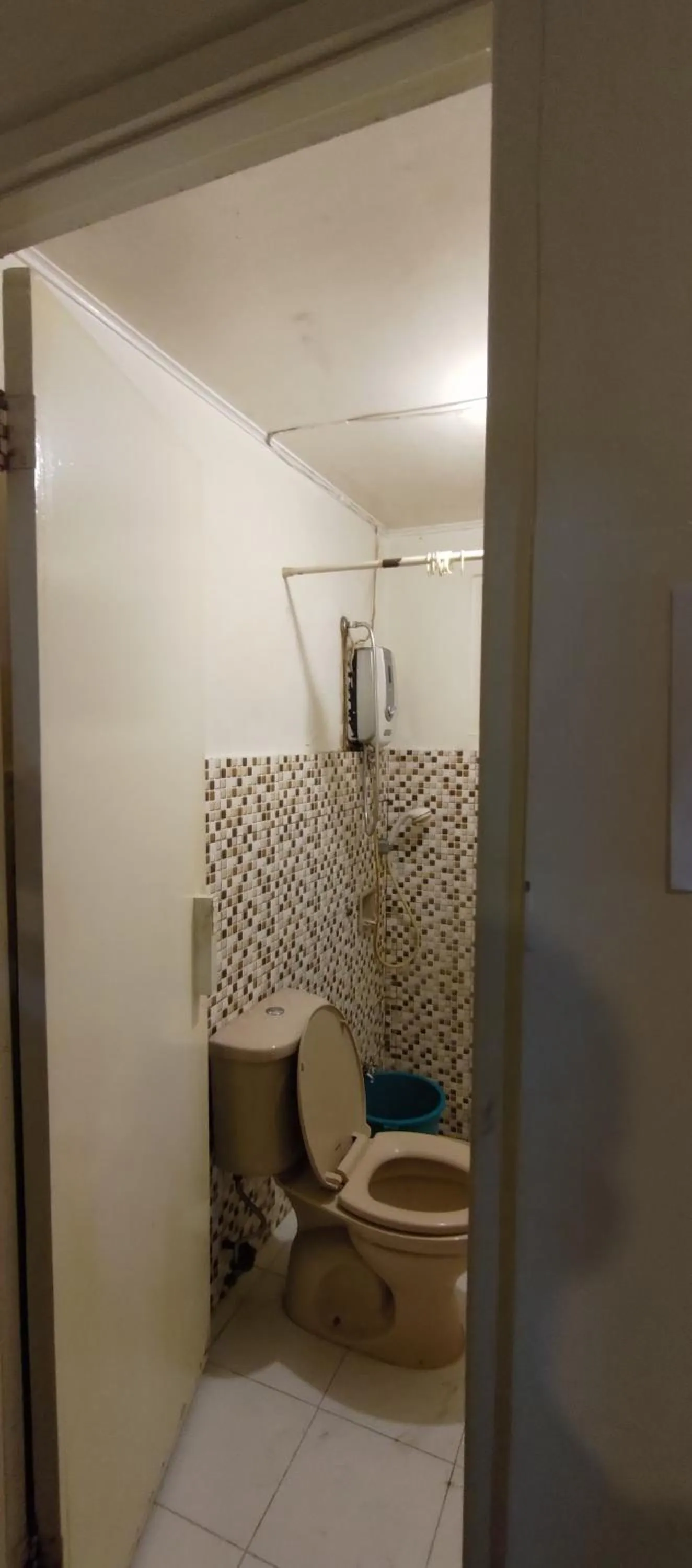 Toilet in Coron town travellers inn