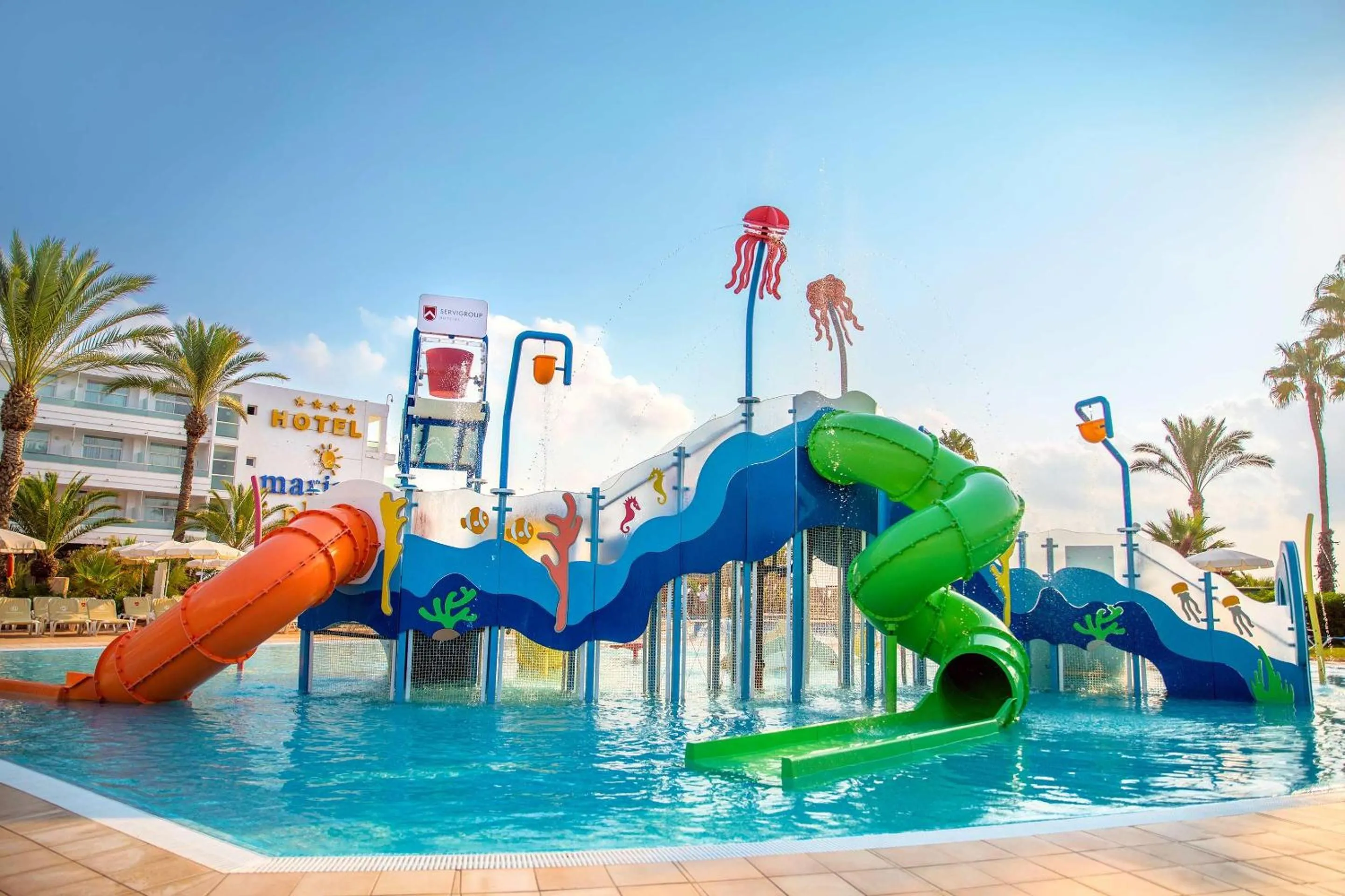 Swimming pool in Hotel Servigroup Marina Playa