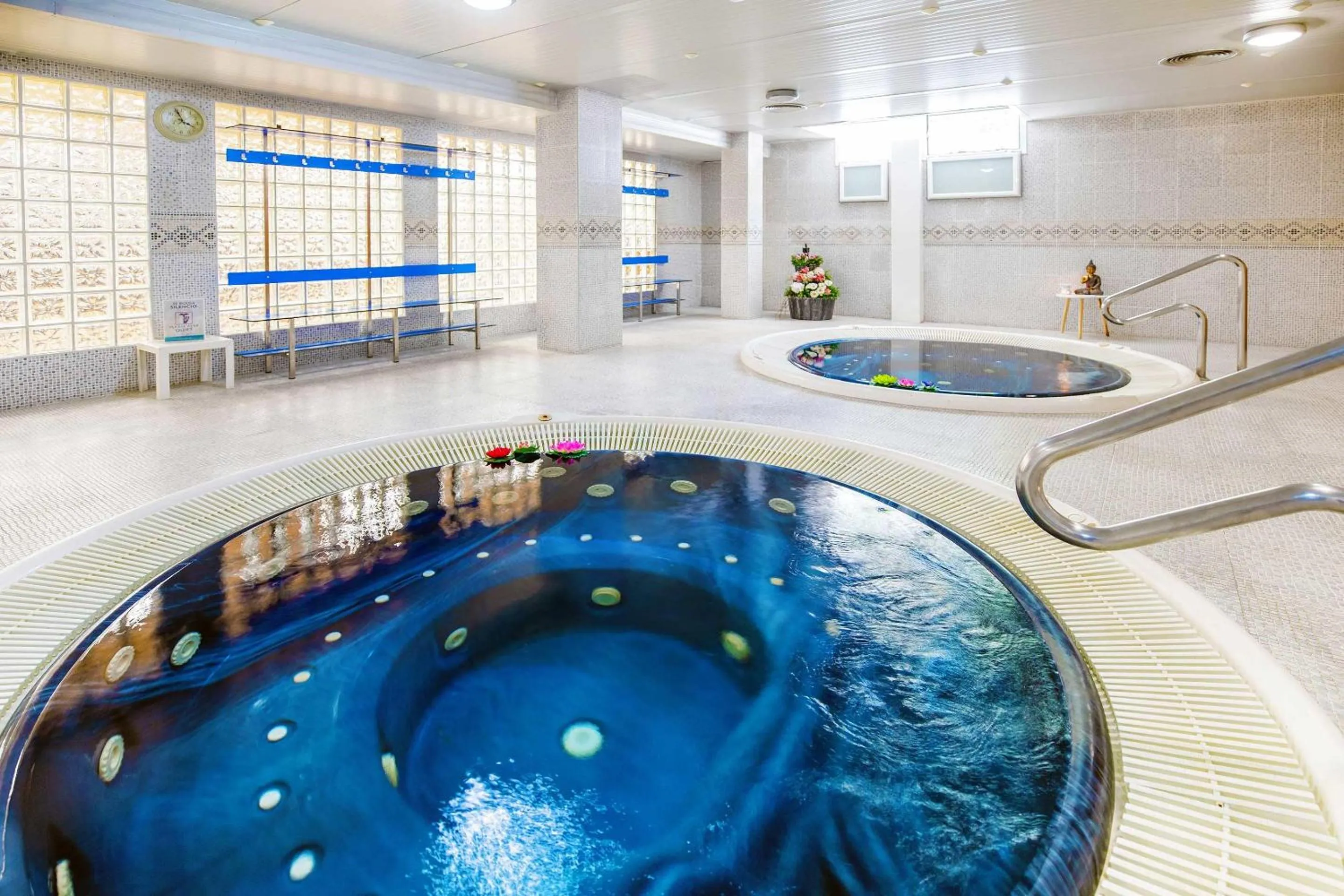 Swimming pool in Hotel Servigroup Marina Playa