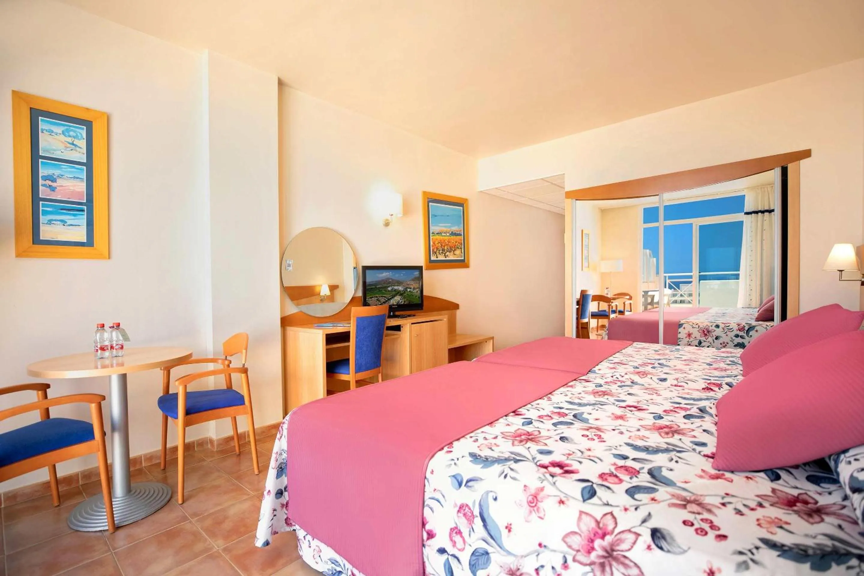 Photo of the whole room, Bed in Hotel Servigroup Marina Mar
