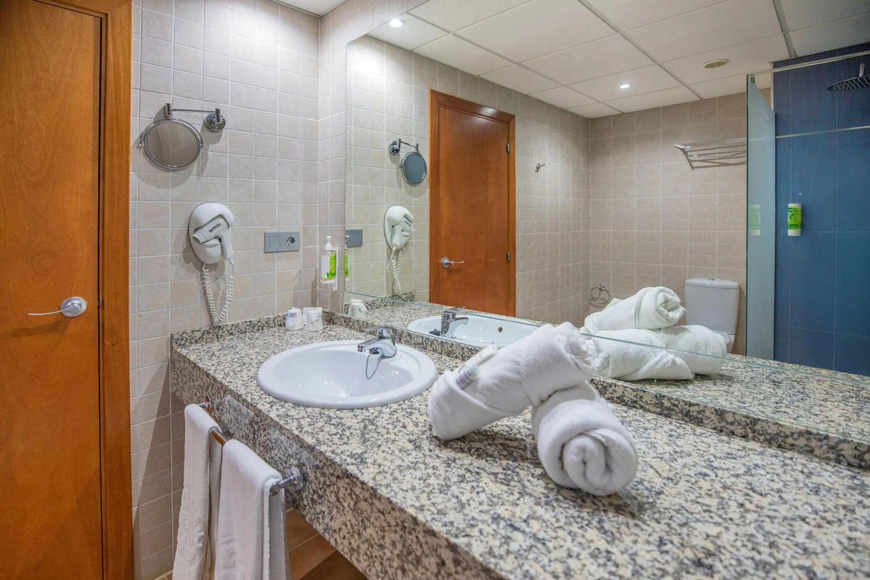 Bathroom in Hotel Servigroup Marina Mar