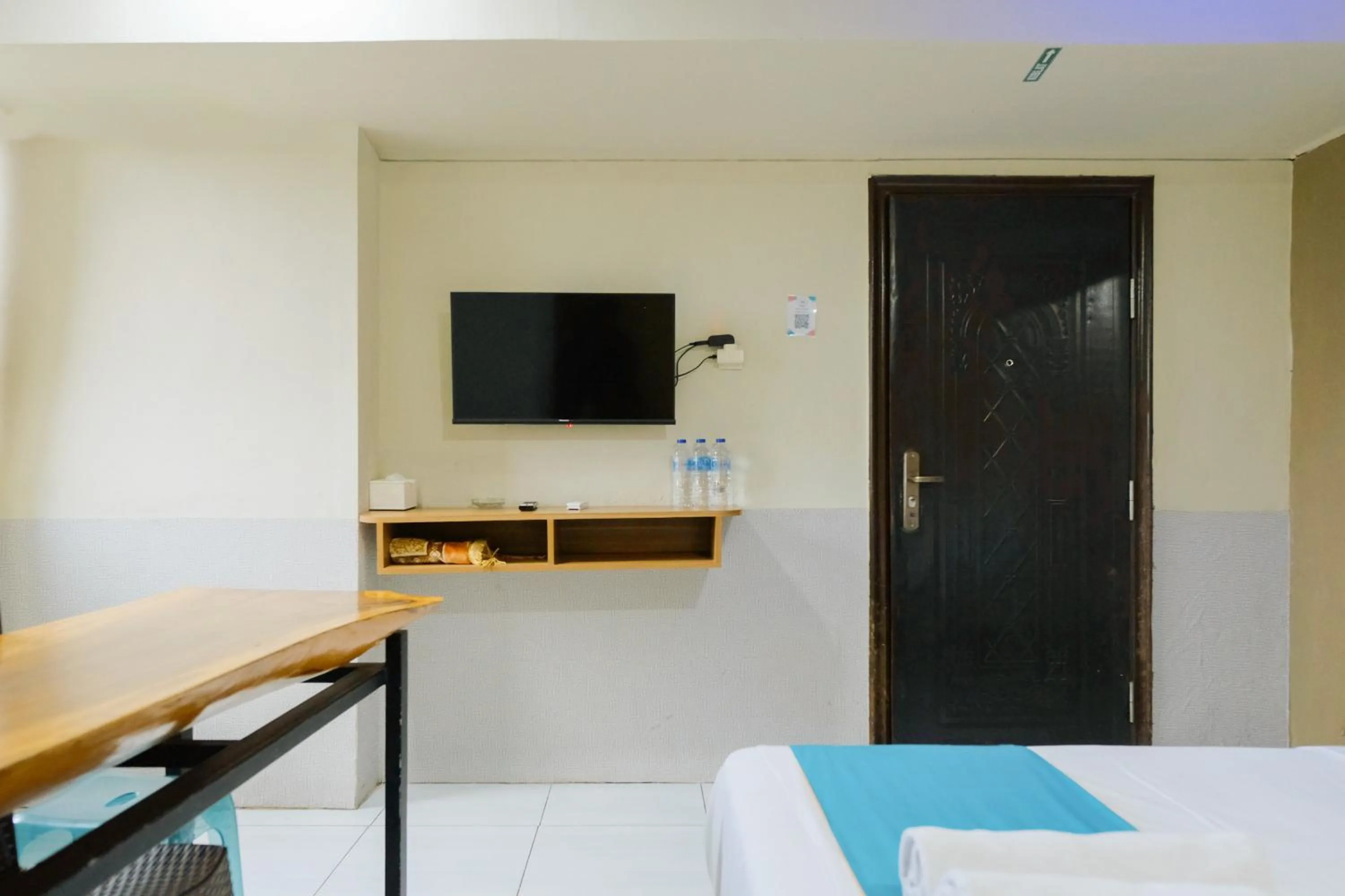 Bedroom, Bed in Sans Hotel Havila Bengkulu