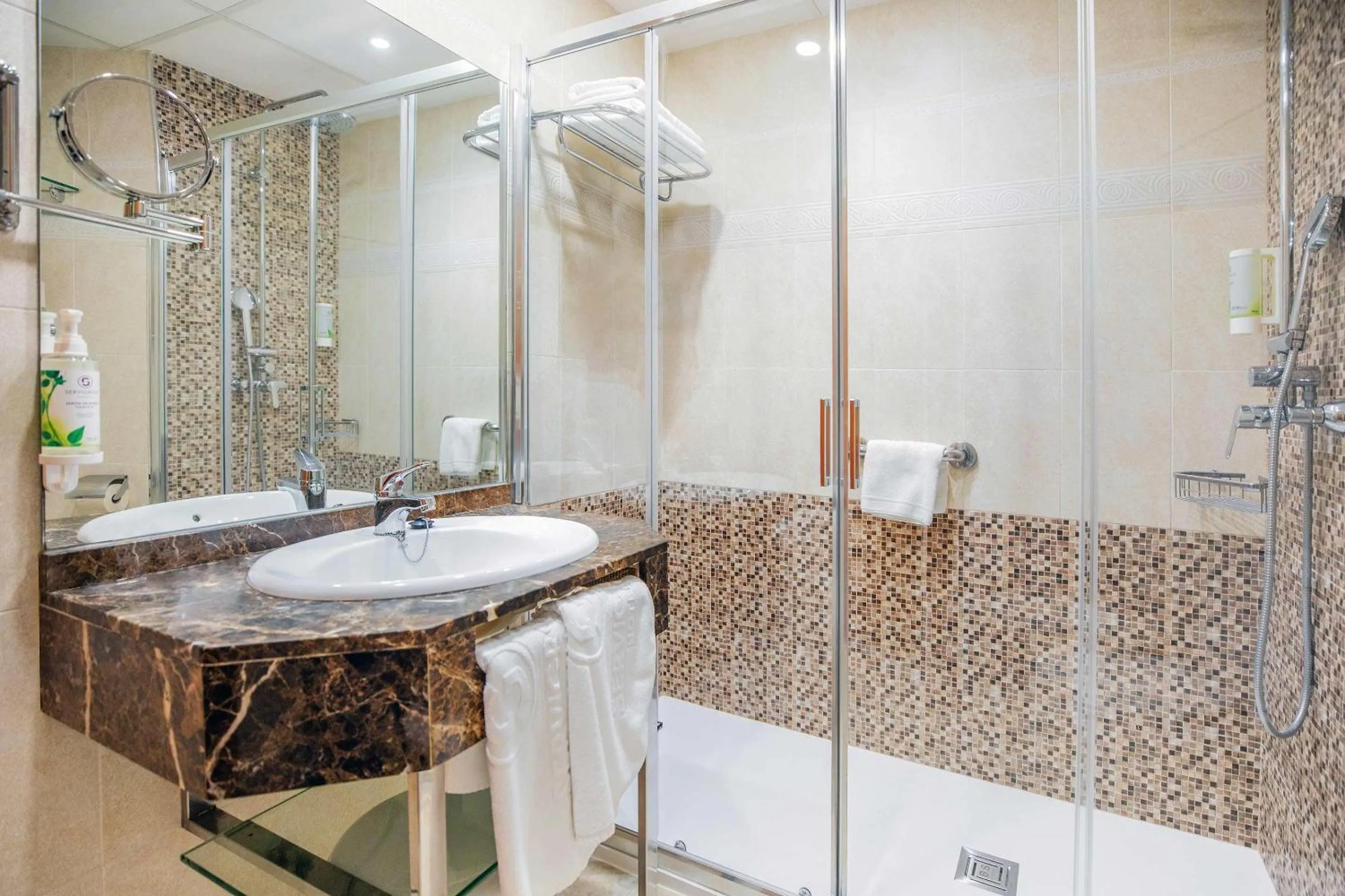 Bathroom in Hotel Servigroup Castilla