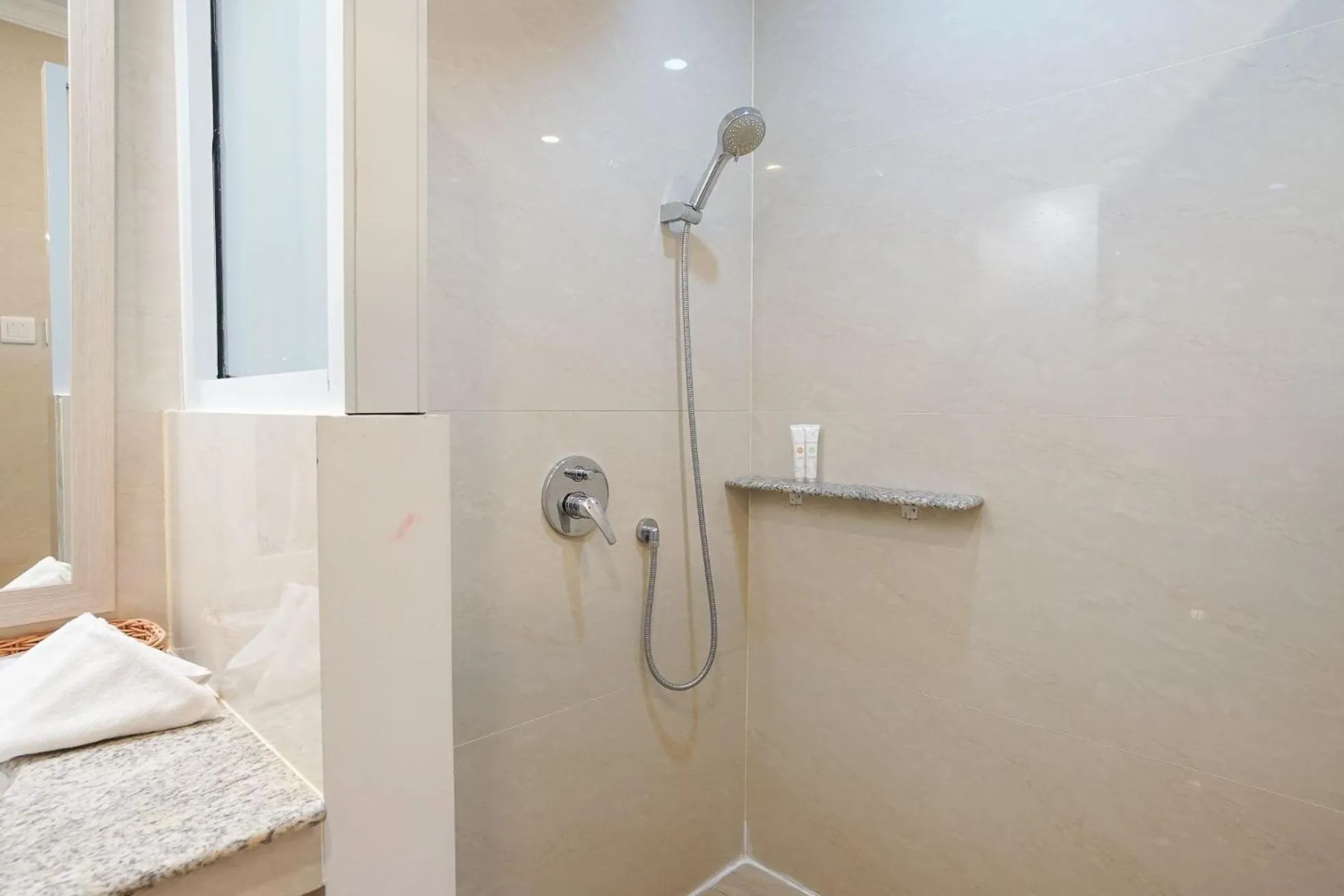 Bathroom in Hotel Villa Emitta