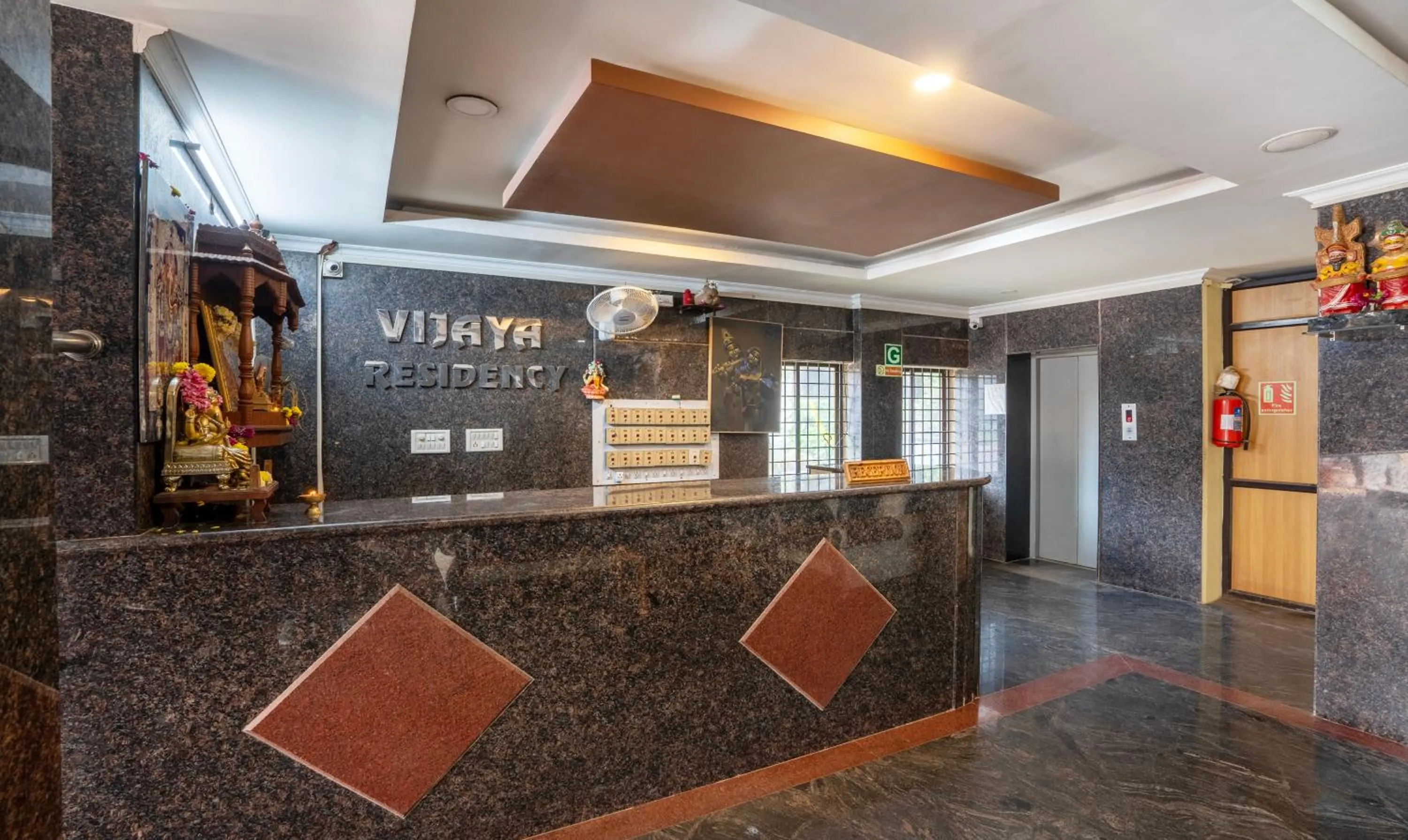 Lobby or reception in Itsy Hotels Vijaya Residency
