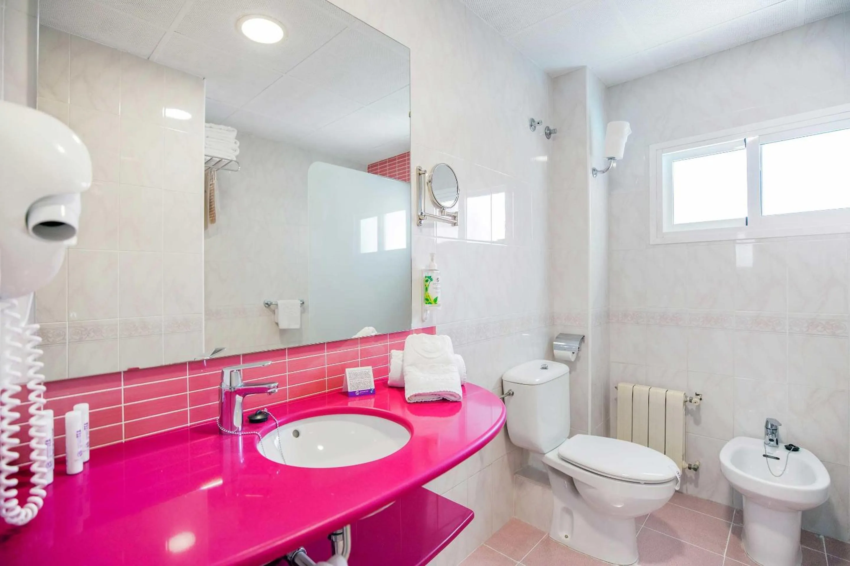 Bathroom in Hotel Servigroup Nereo