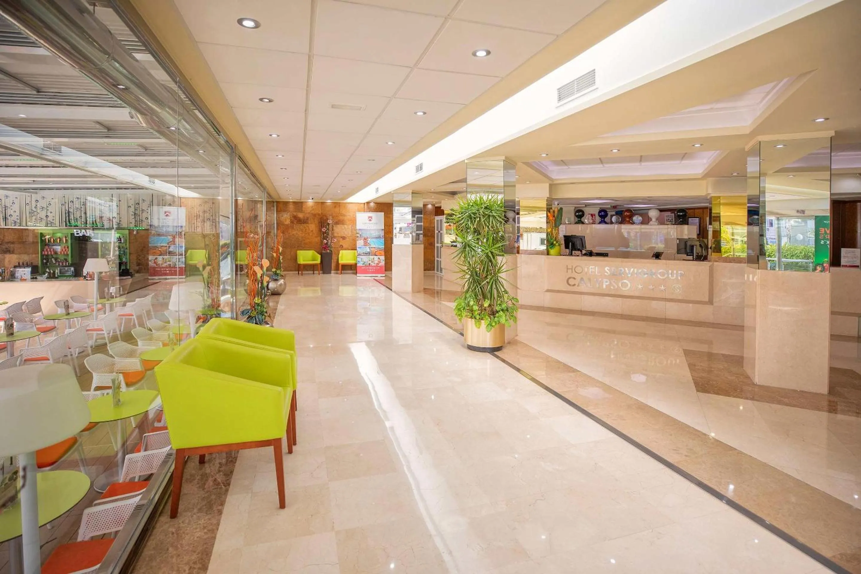 Lobby or reception in Hotel Servigroup Calypso