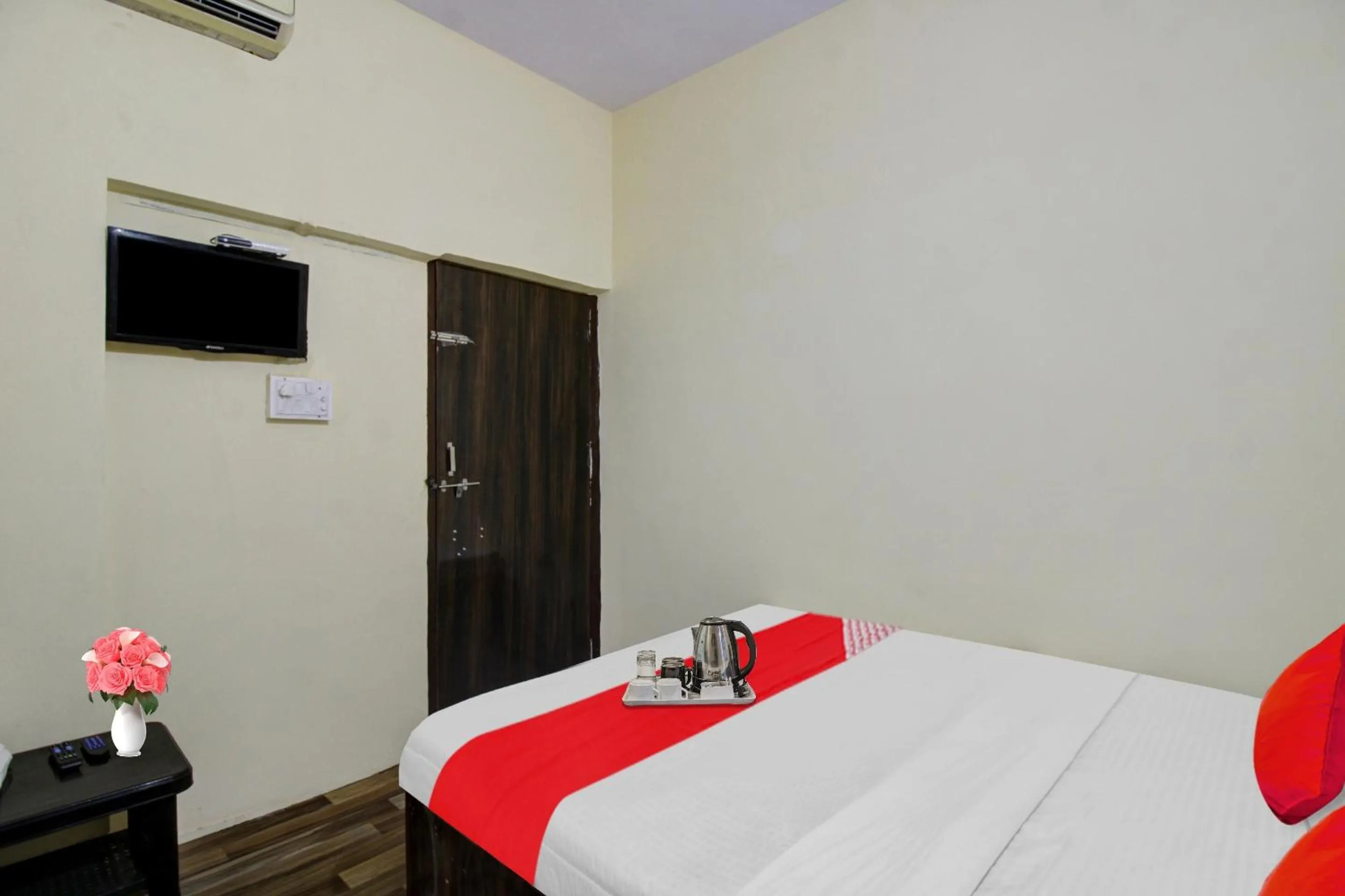 Bedroom, Bed in Hotel O Mr