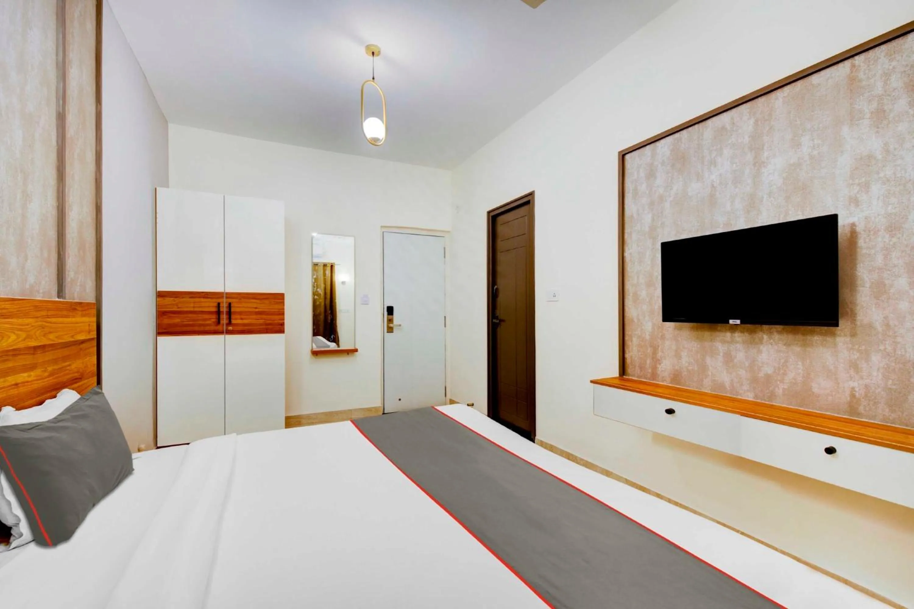 Bedroom, Bed in Super Collection O Royal Elevar