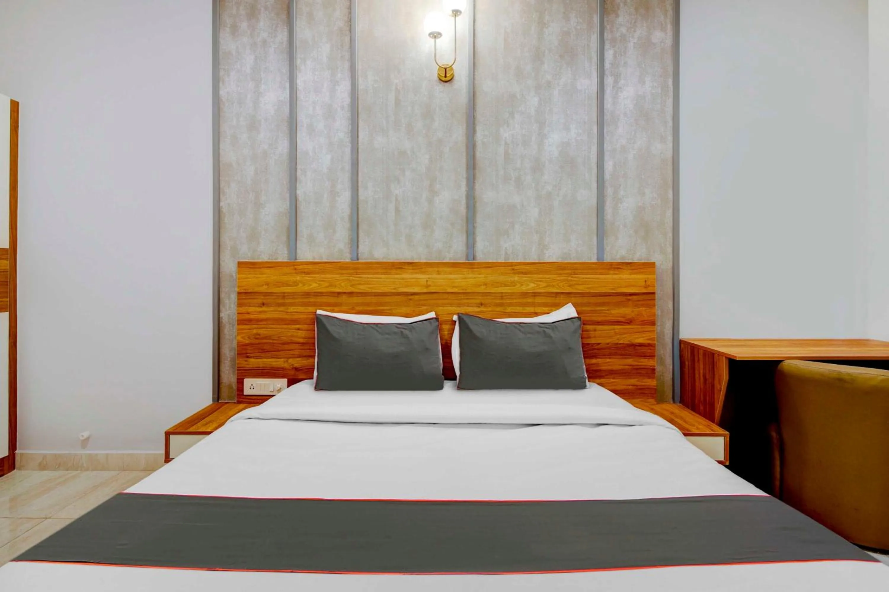 Bedroom, Bed in Super Collection O Royal Elevar