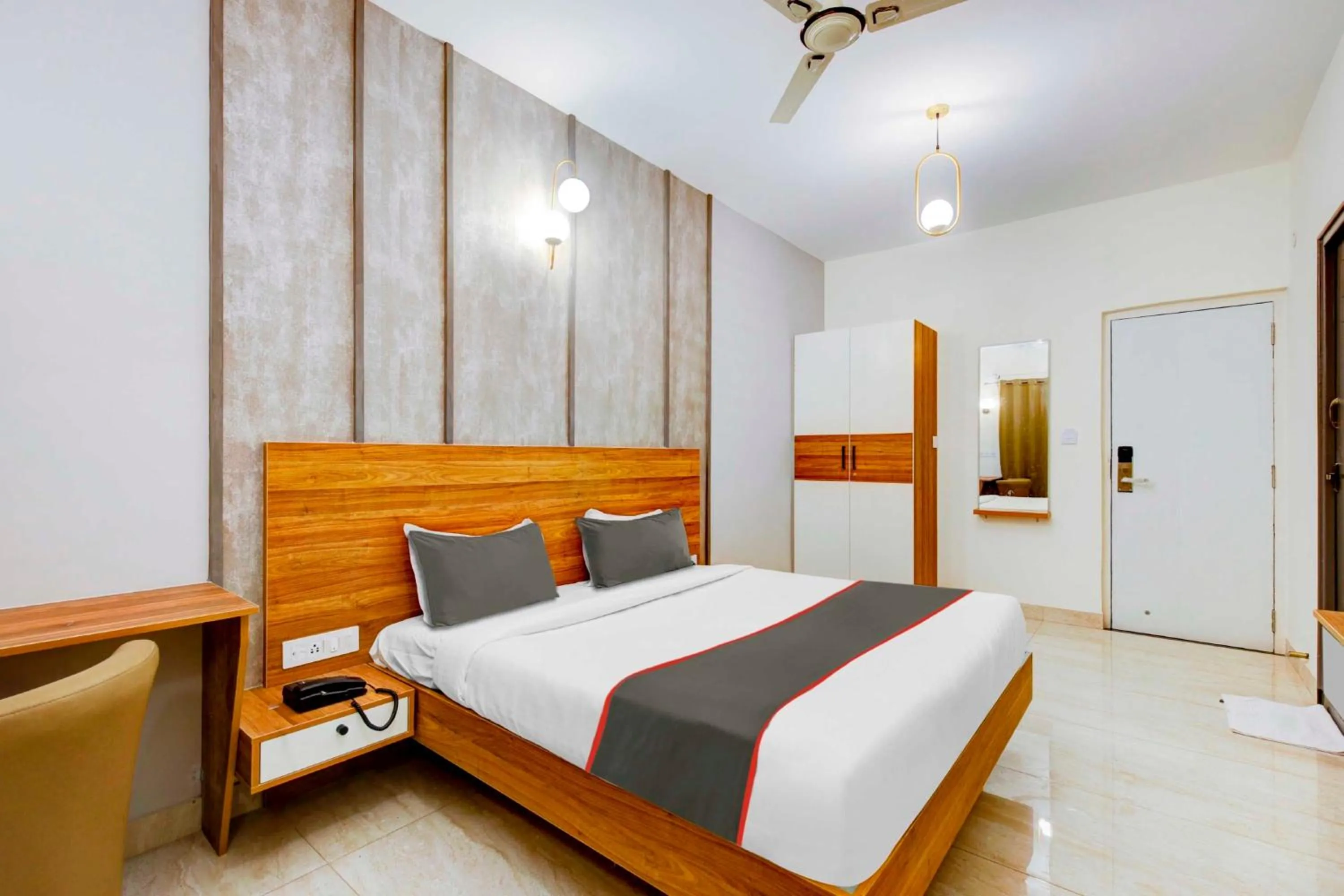 Bedroom, Bed in Super Collection O Royal Elevar