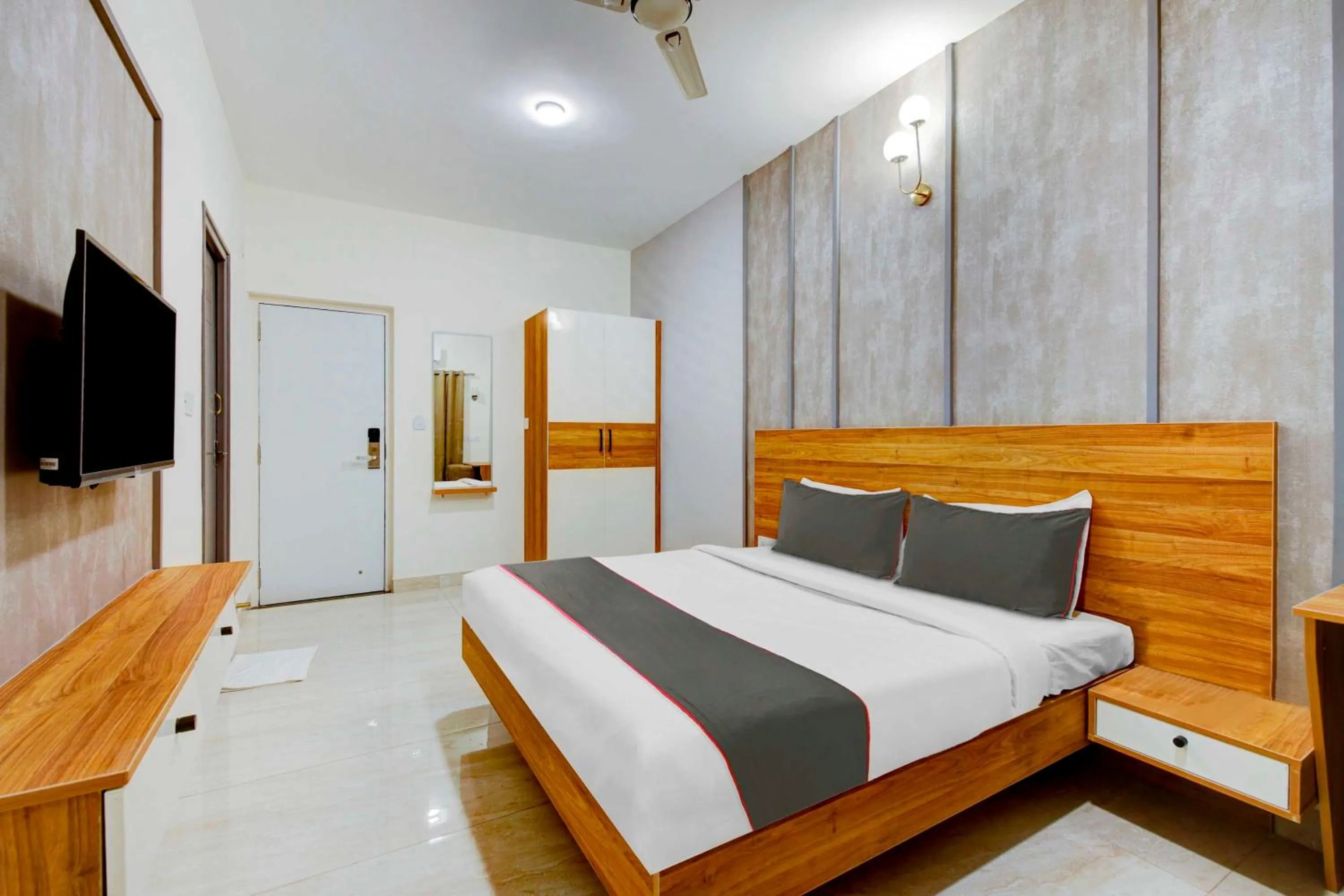 Bedroom, Bed in Super Collection O Royal Elevar