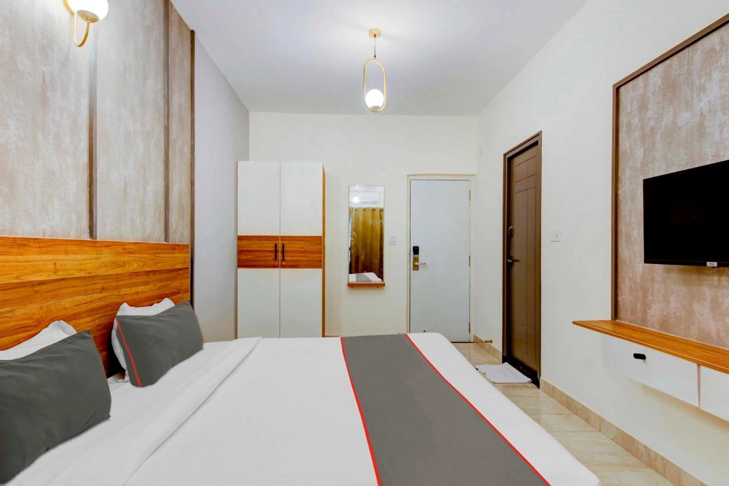 Bedroom, Bed in Super Collection O Royal Elevar