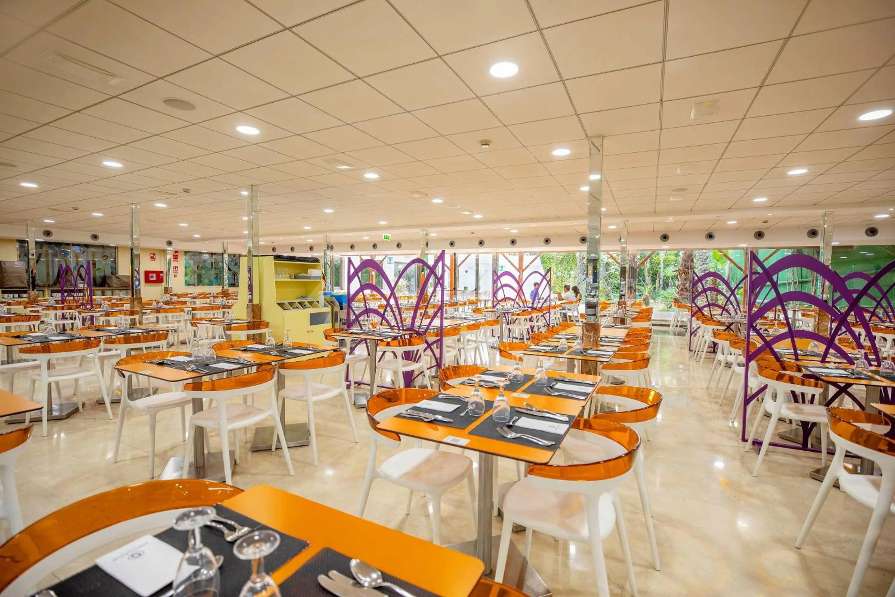 Restaurant/places to eat in Hotel Servigroup Venus