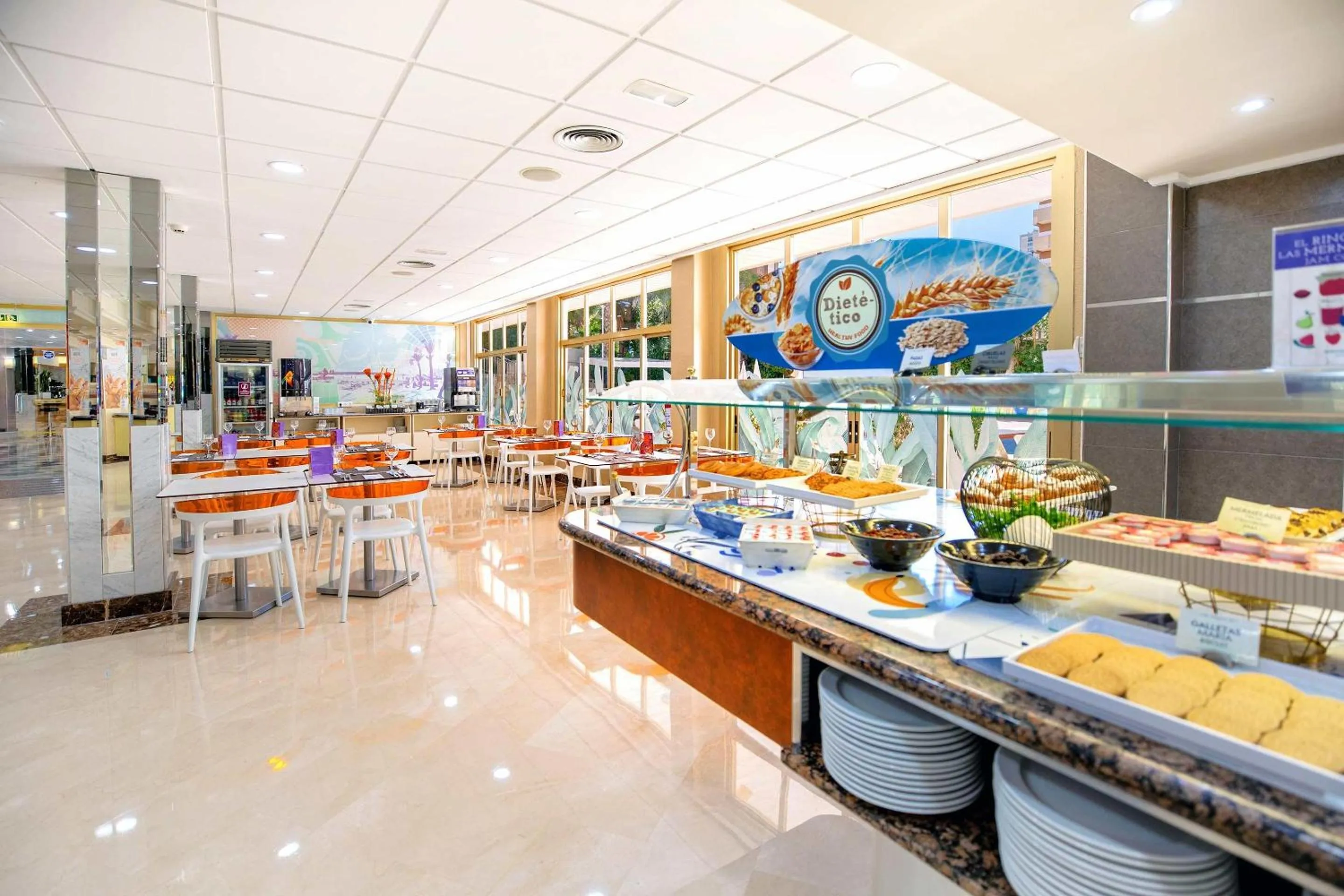 Restaurant/places to eat in Hotel Servigroup Orange