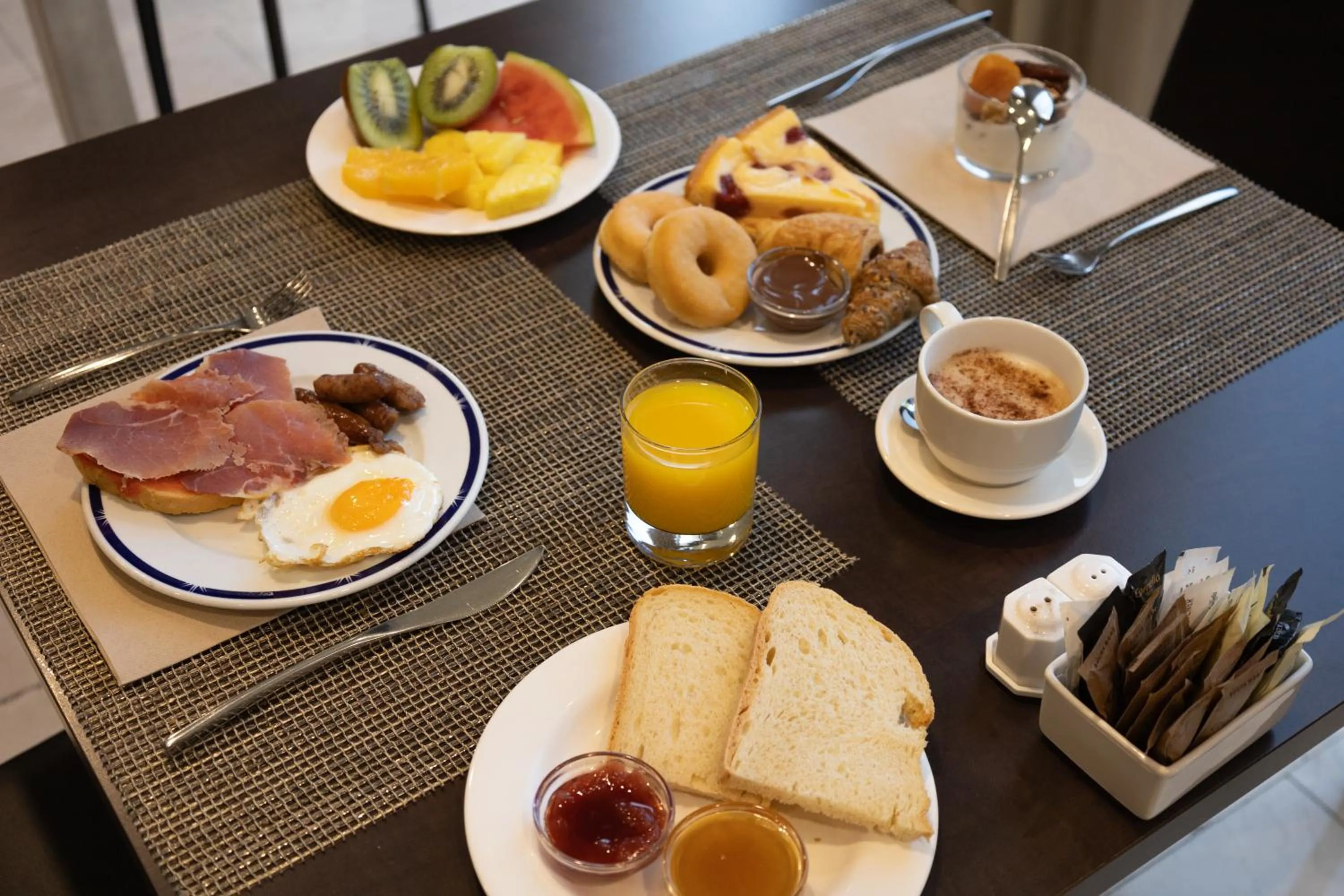 Breakfast in Best Western Premier CMC Girona