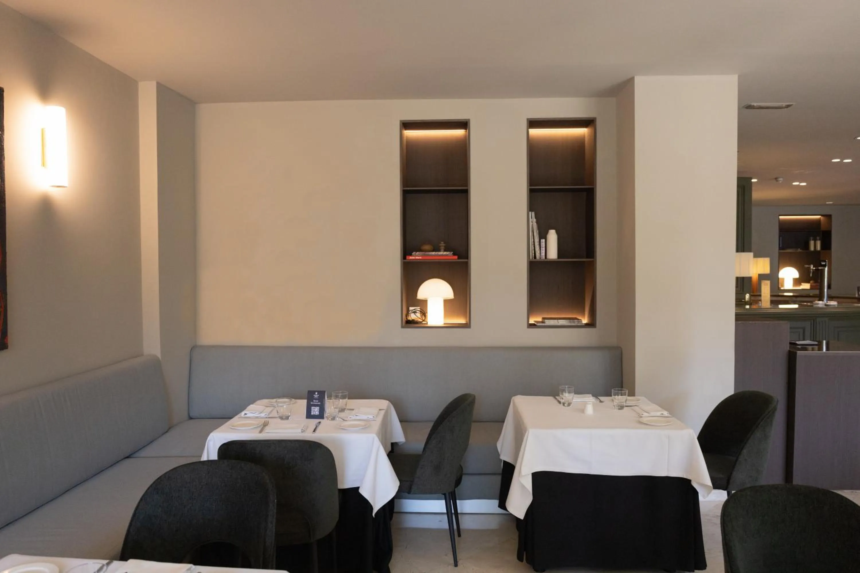 Restaurant/places to eat in Best Western Premier CMC Girona